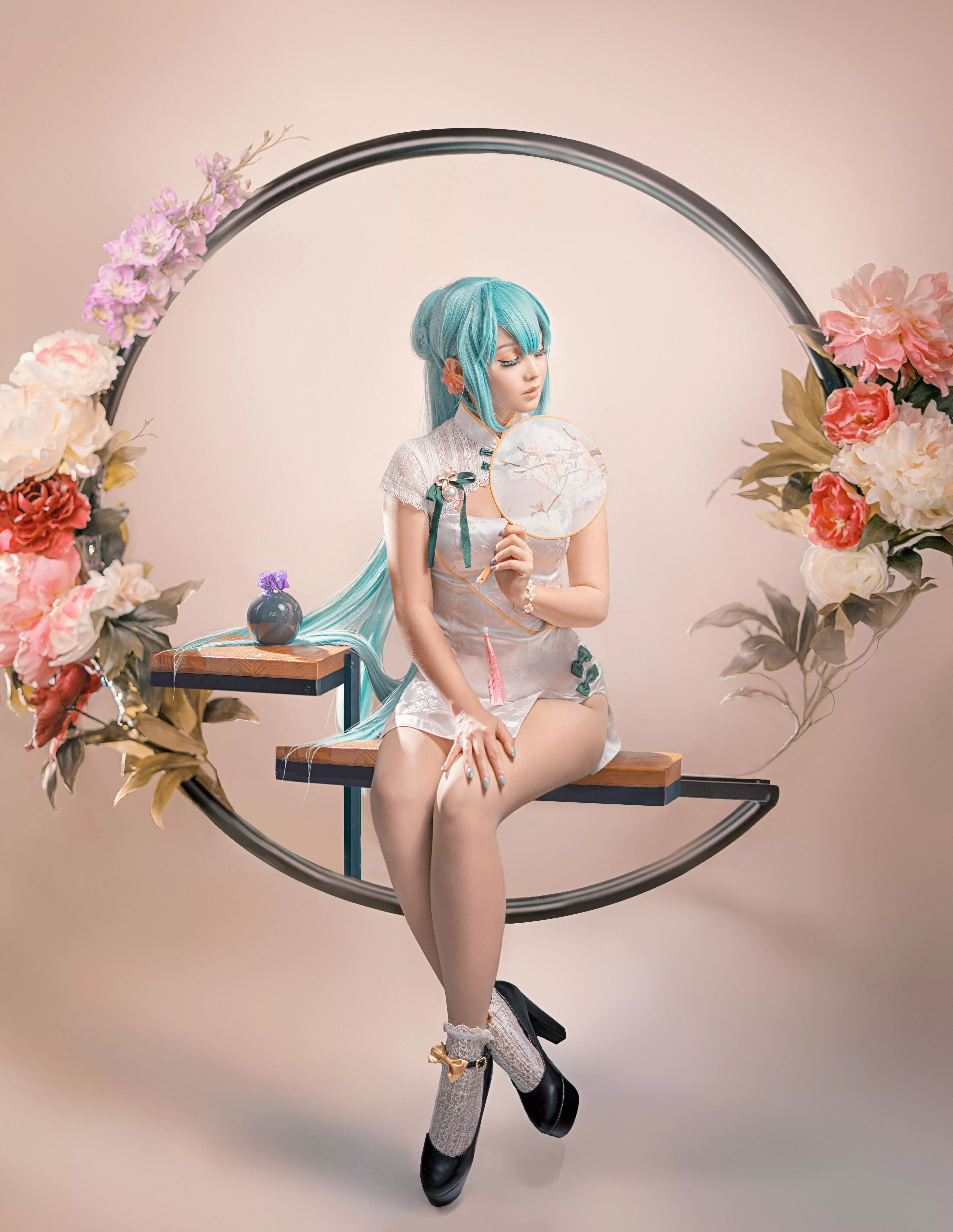 Shaohua Hatsune Miku Cosplay by CuteMichiyo posted by RicePenguine