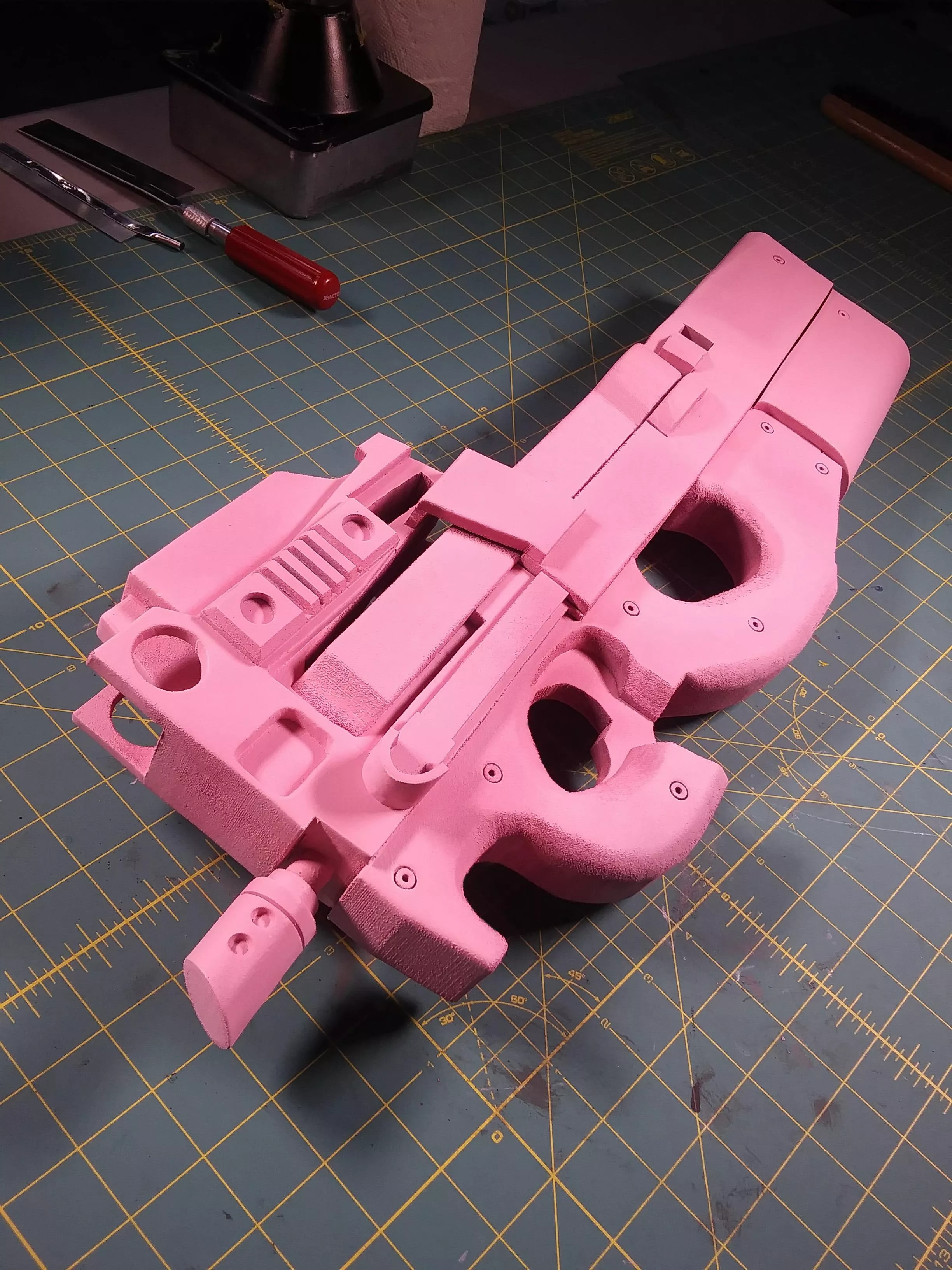 Sharing the EVA Foam Gun Gale Online P90 I built! posted by BlackSheepProps