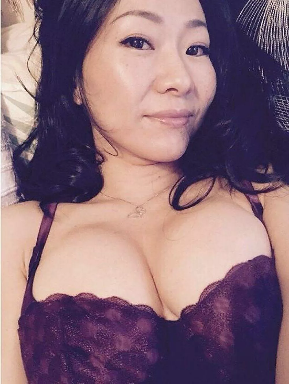 She’s an Asian mom of 2 posted by UHShotmail11