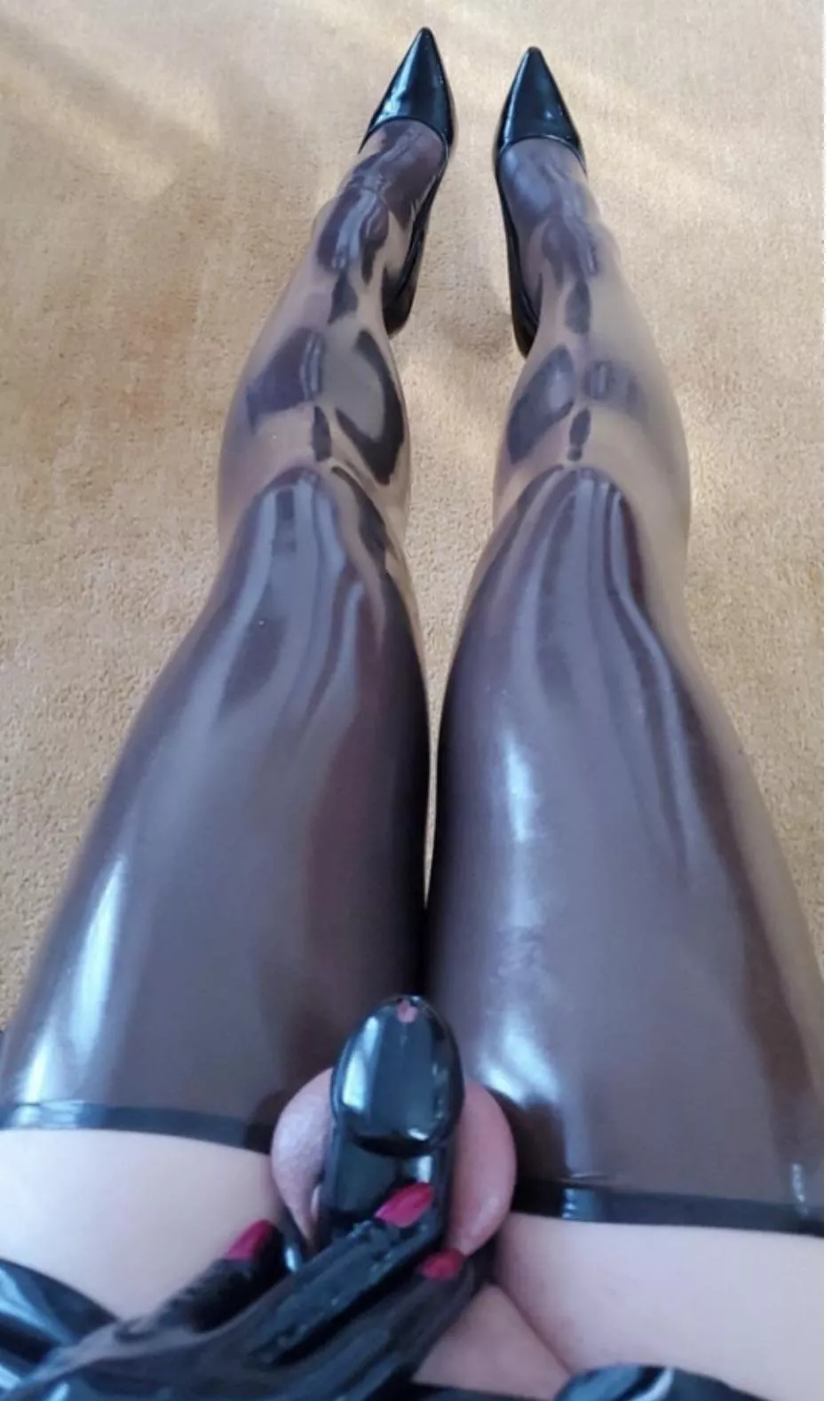 Shiny ✨ posted by Cumdumpdoll