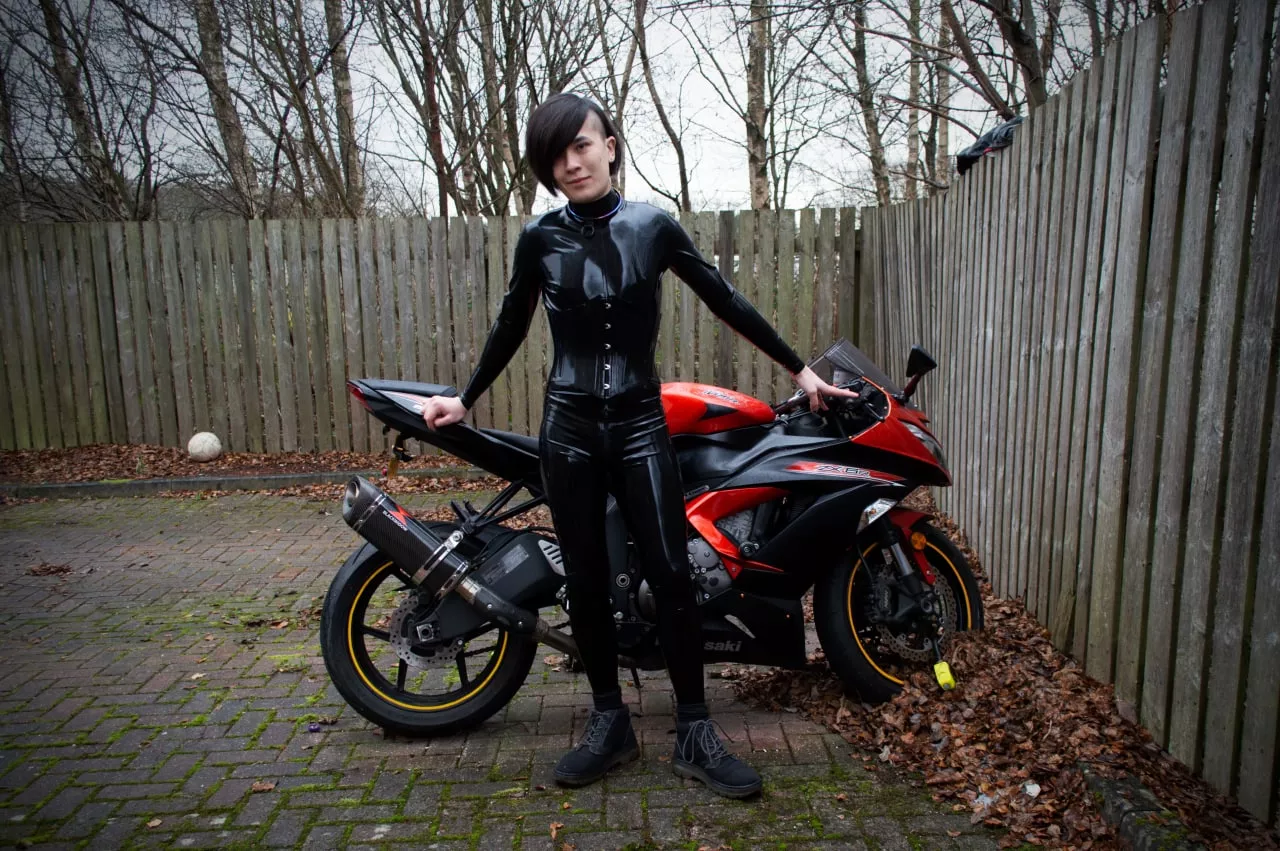 Shiny latex and fast bikes 💜🖤 posted by RayneRenard