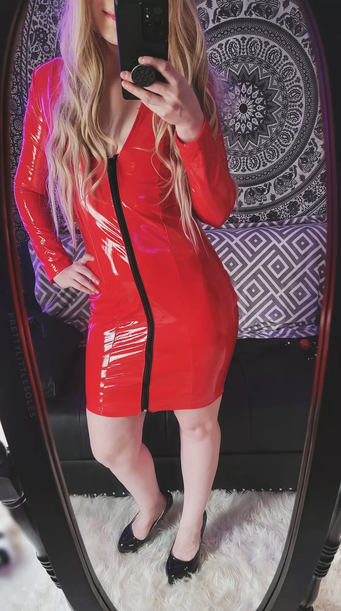 Shiny red dresses make you weak 🥵😈 [oc] posted by prettylittlesoles