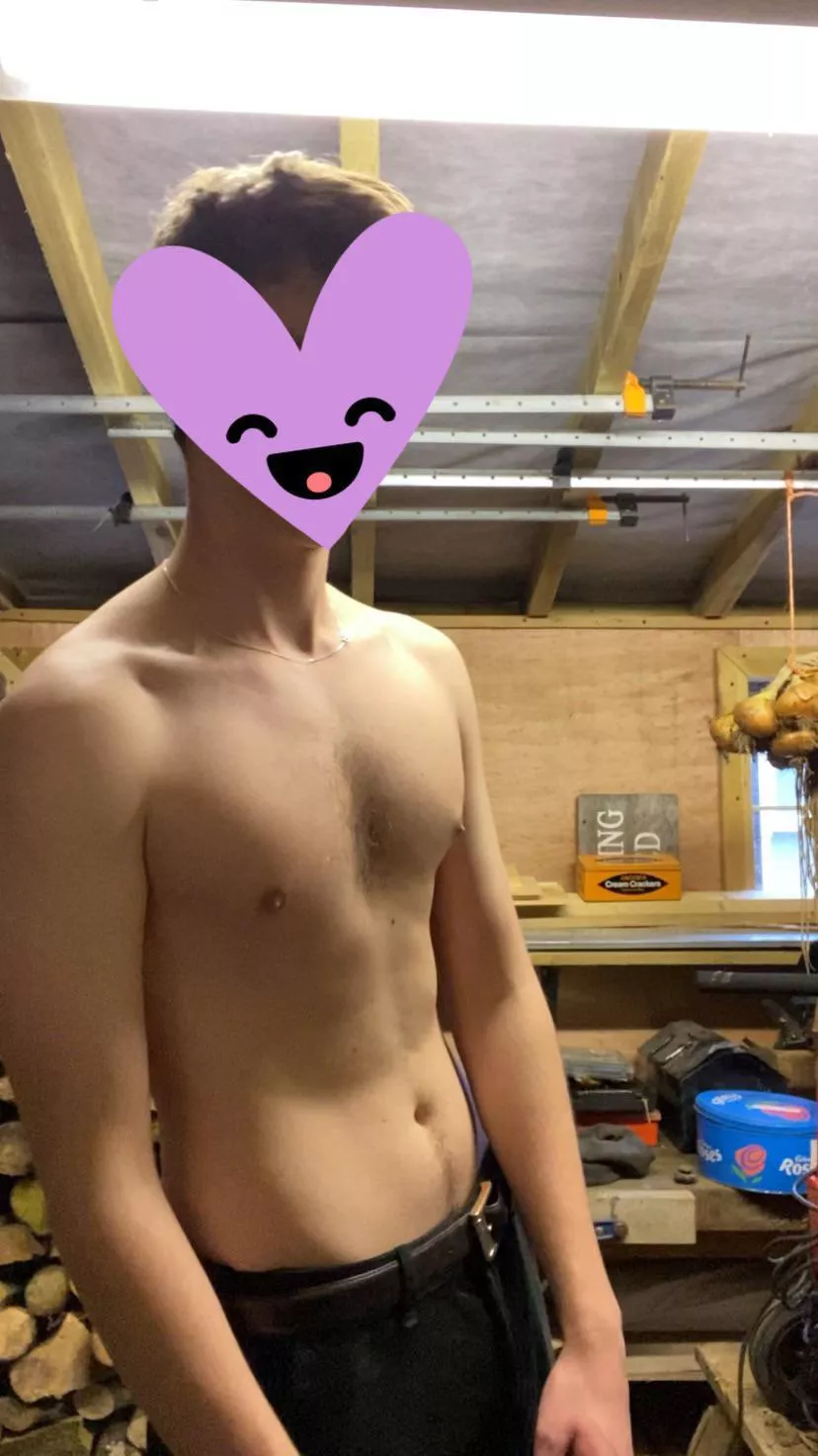 Shirtless shed selfie 😅 posted by tomishere2