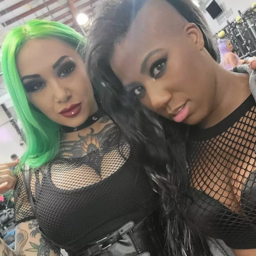 Shotzi & Ember posted by F4nt4zyW0rld