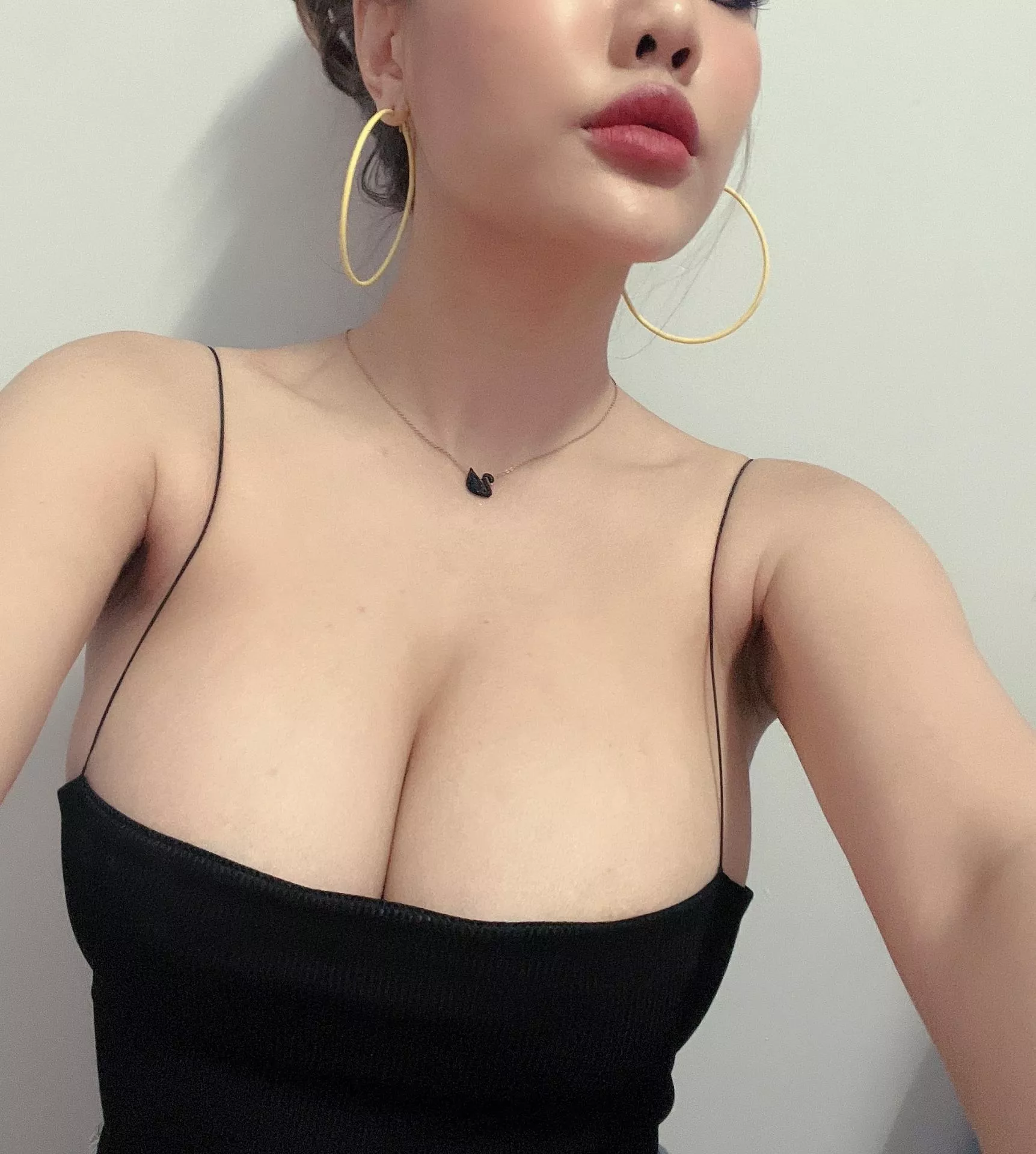 Should I bust your face on my busty tits? ðŸˆ posted by TaoApplebabe