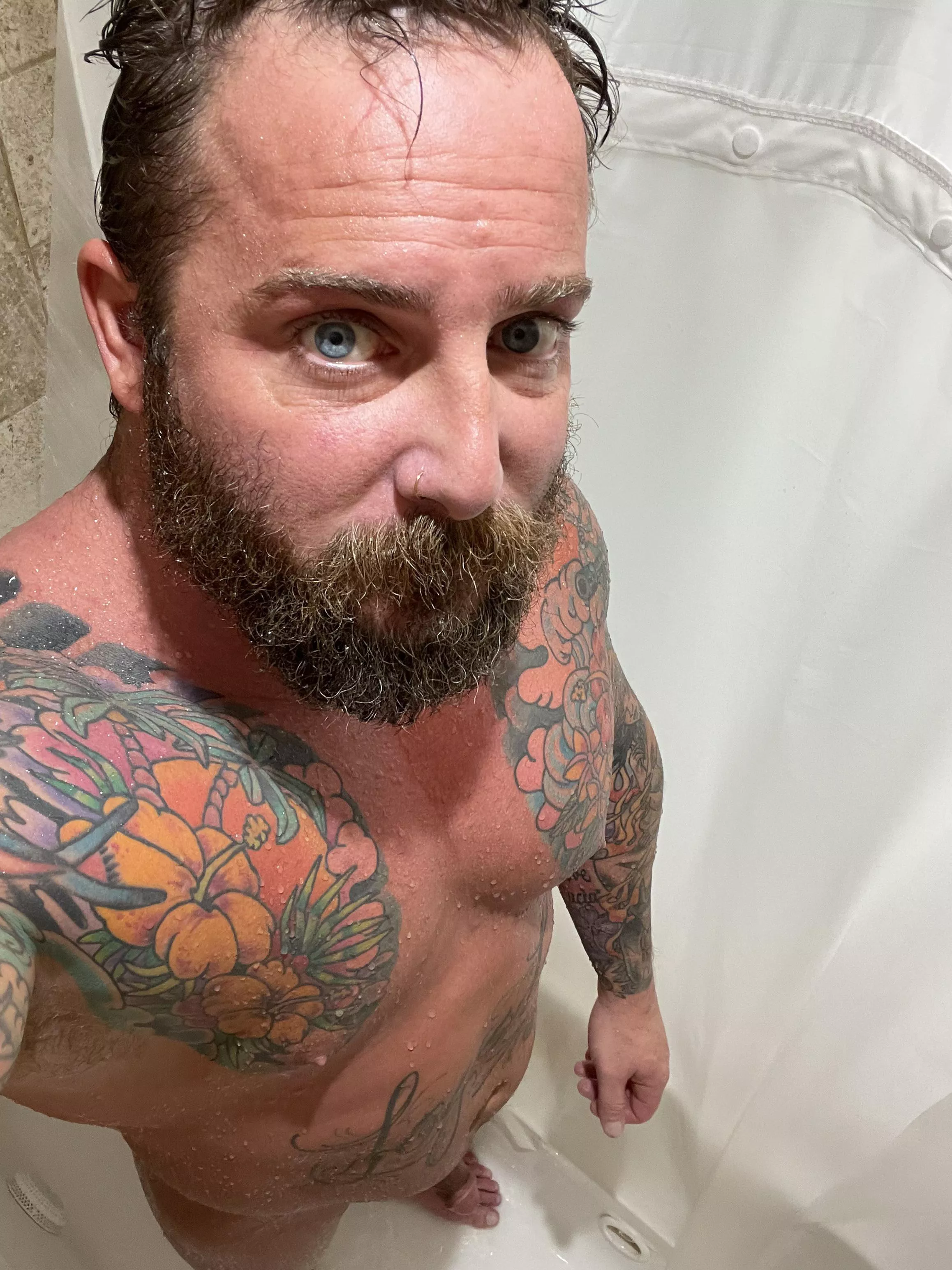 Shower time posted by Tempsoicanupvote