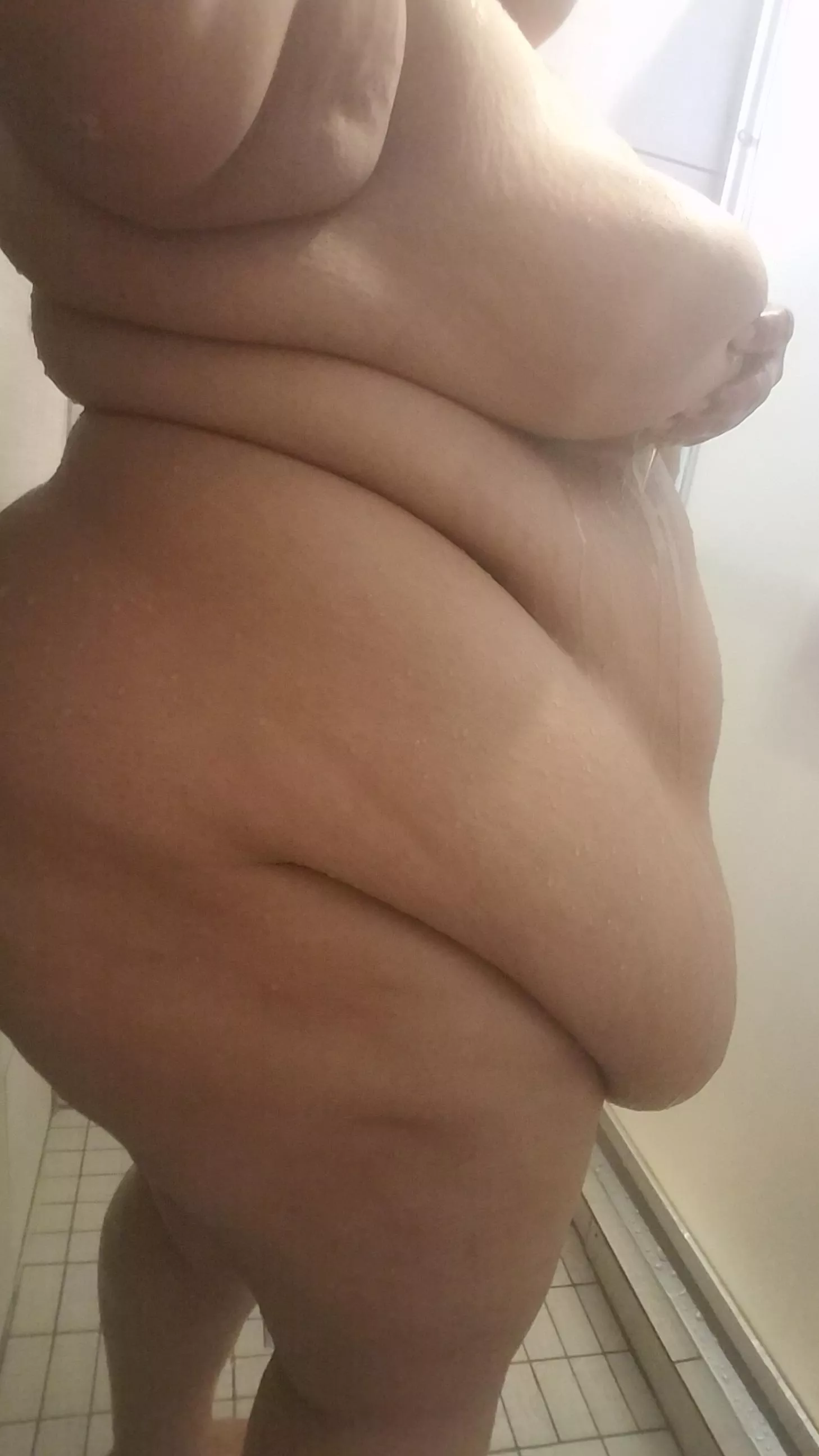 Shower time daddy 💦💦 posted by bbwbbygirl1