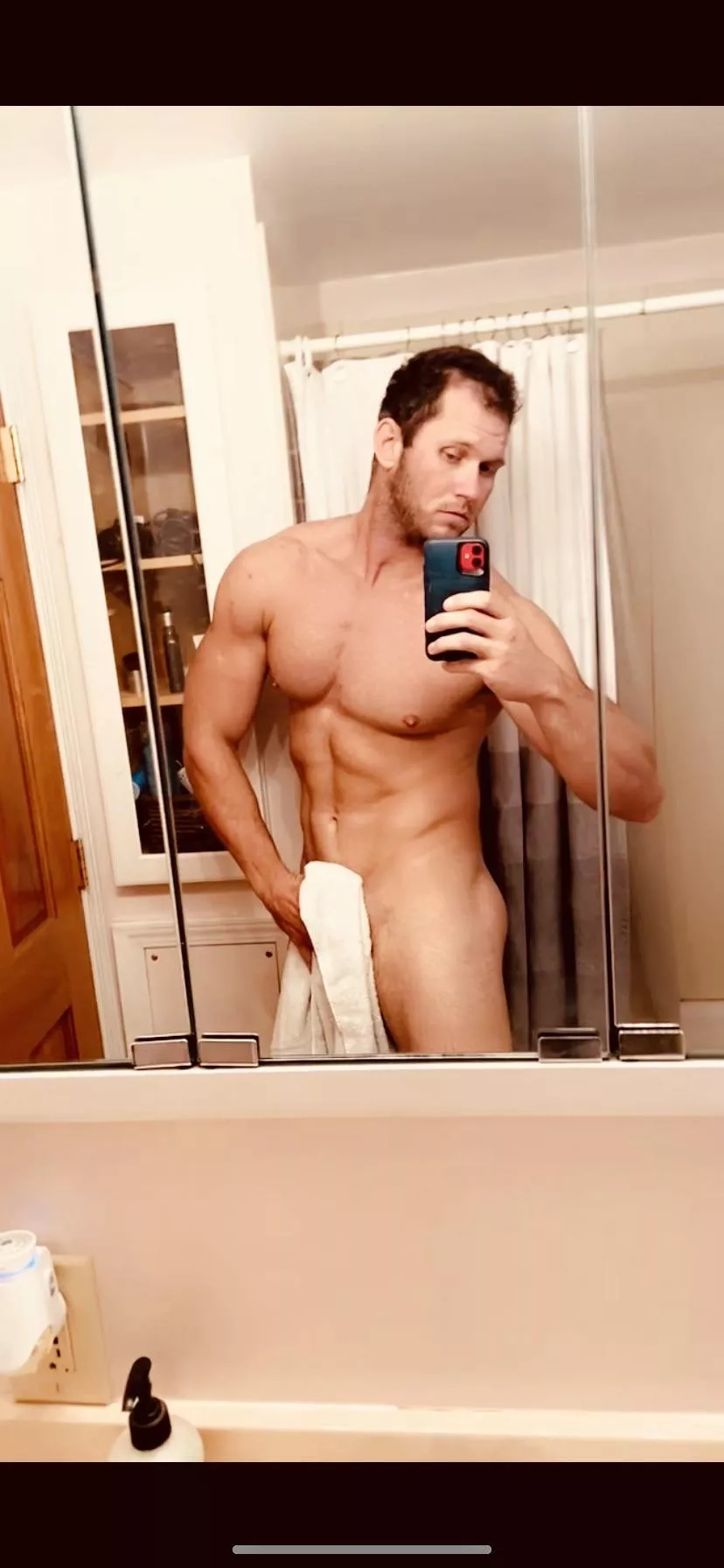 Shower time. The towel leaves soon ðŸ˜ˆðŸ˜ˆðŸ˜ˆ posted by dbchatb