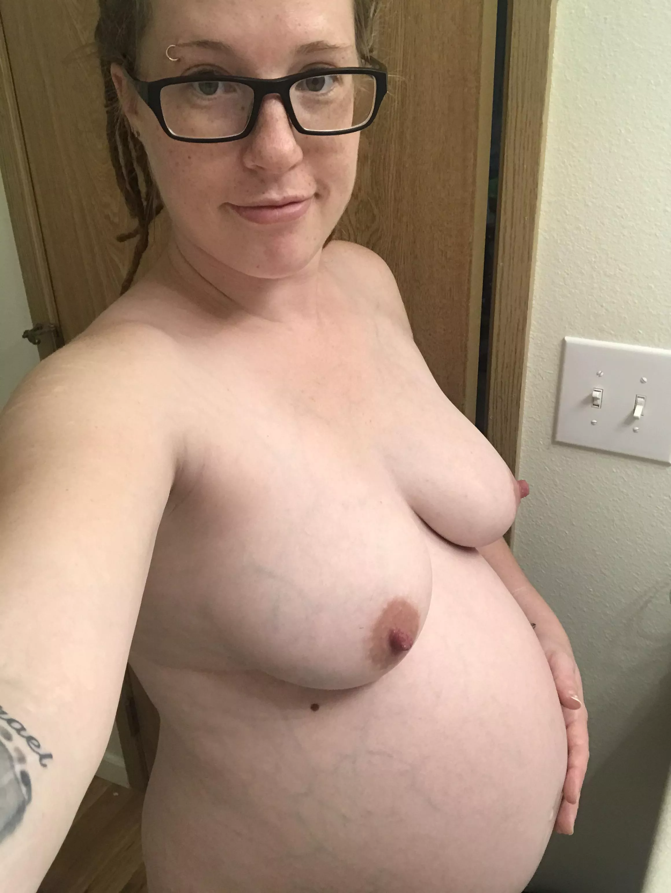 Showing off my belly ❤️ posted by Secretstash620