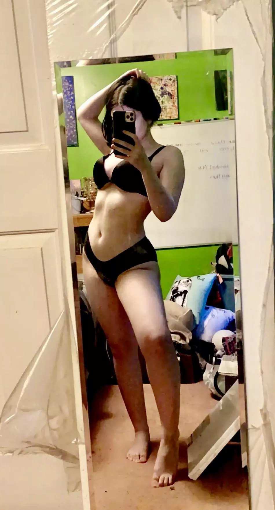 Showing of[f] my body a little, trying to feel sexy posted by bluecavalierbone