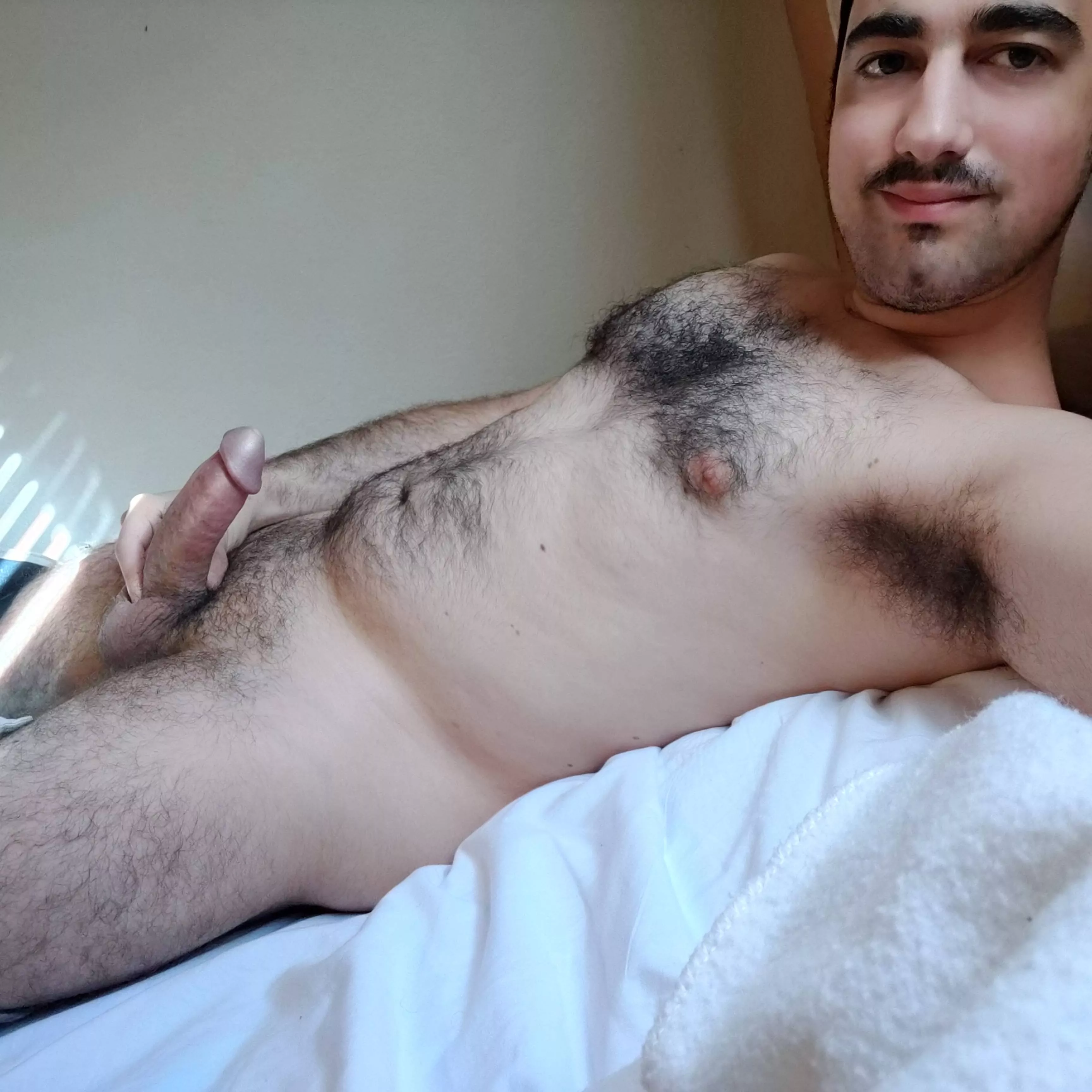 Showing off my body and my average length cock. posted by hard-rod