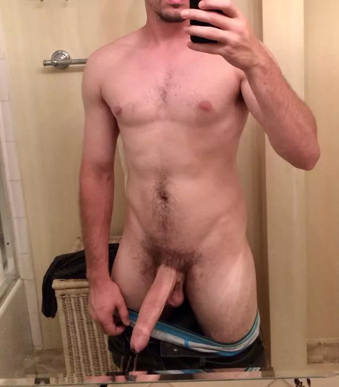 ❤️ showing off my giant cock posted by throwawayy4444443367