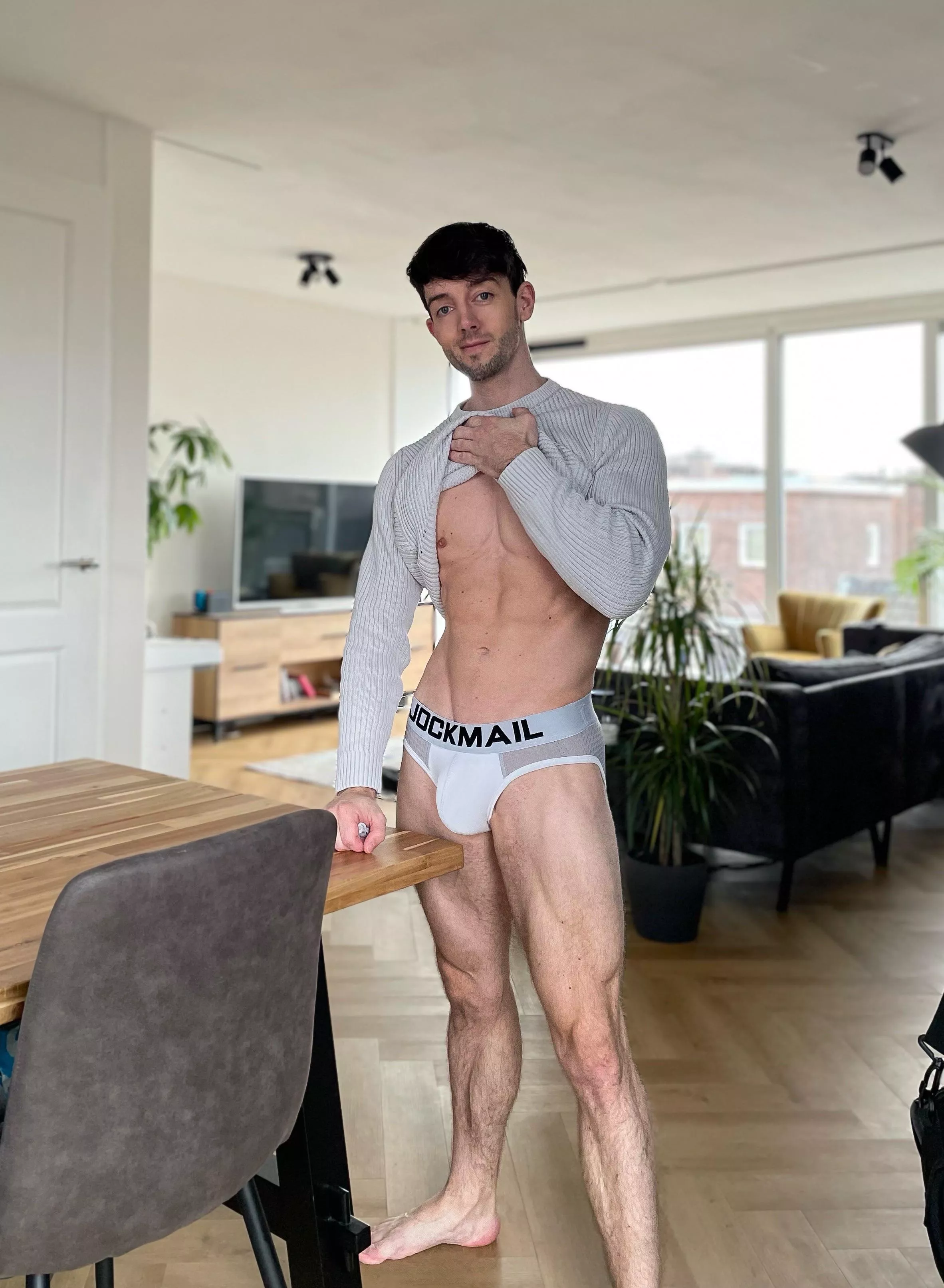 Showing off some Bulge in Jockmails posted by Brammsterr