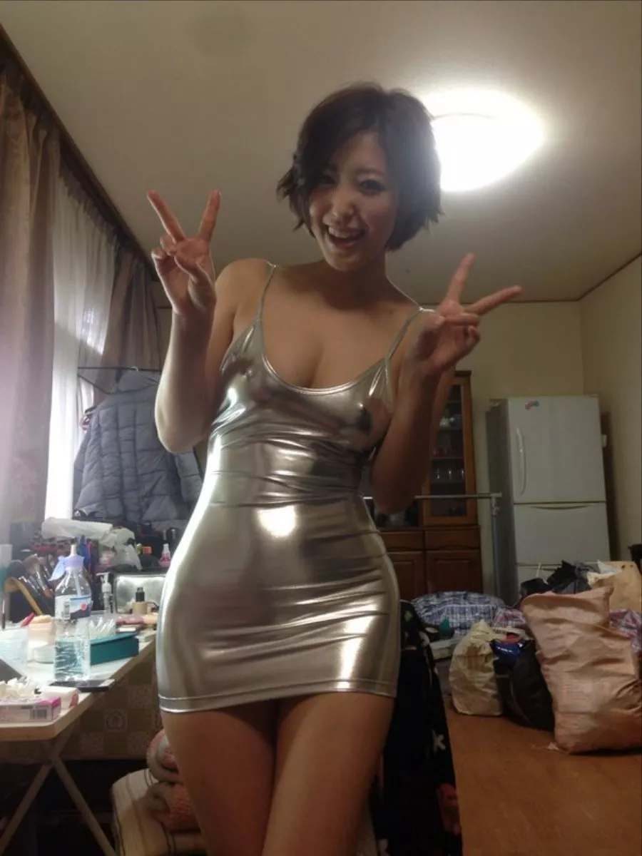 Silver Dress posted by Dank-Doodle-Noodles