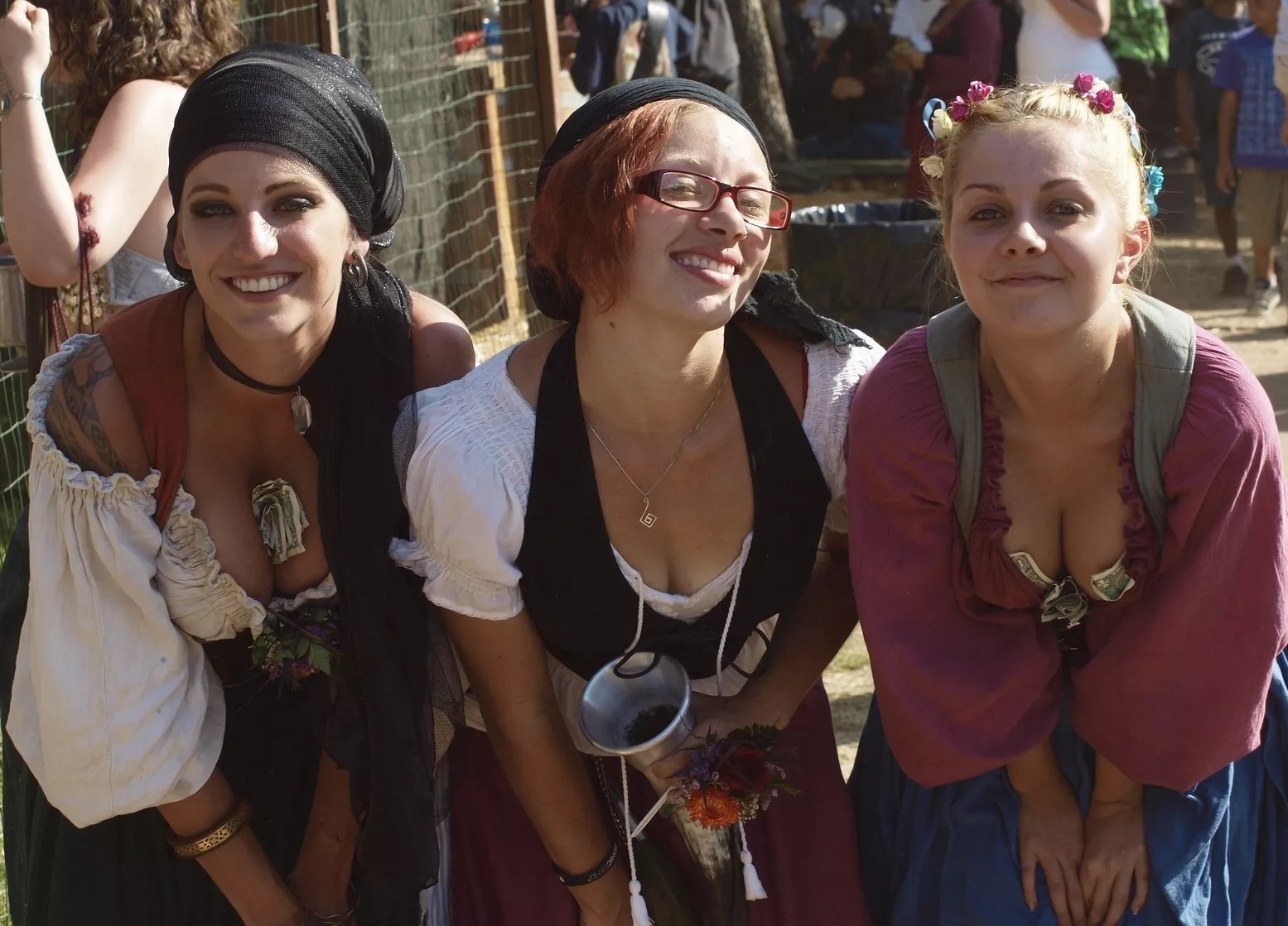 Singles at the renfaire posted by CaptainCreepjob