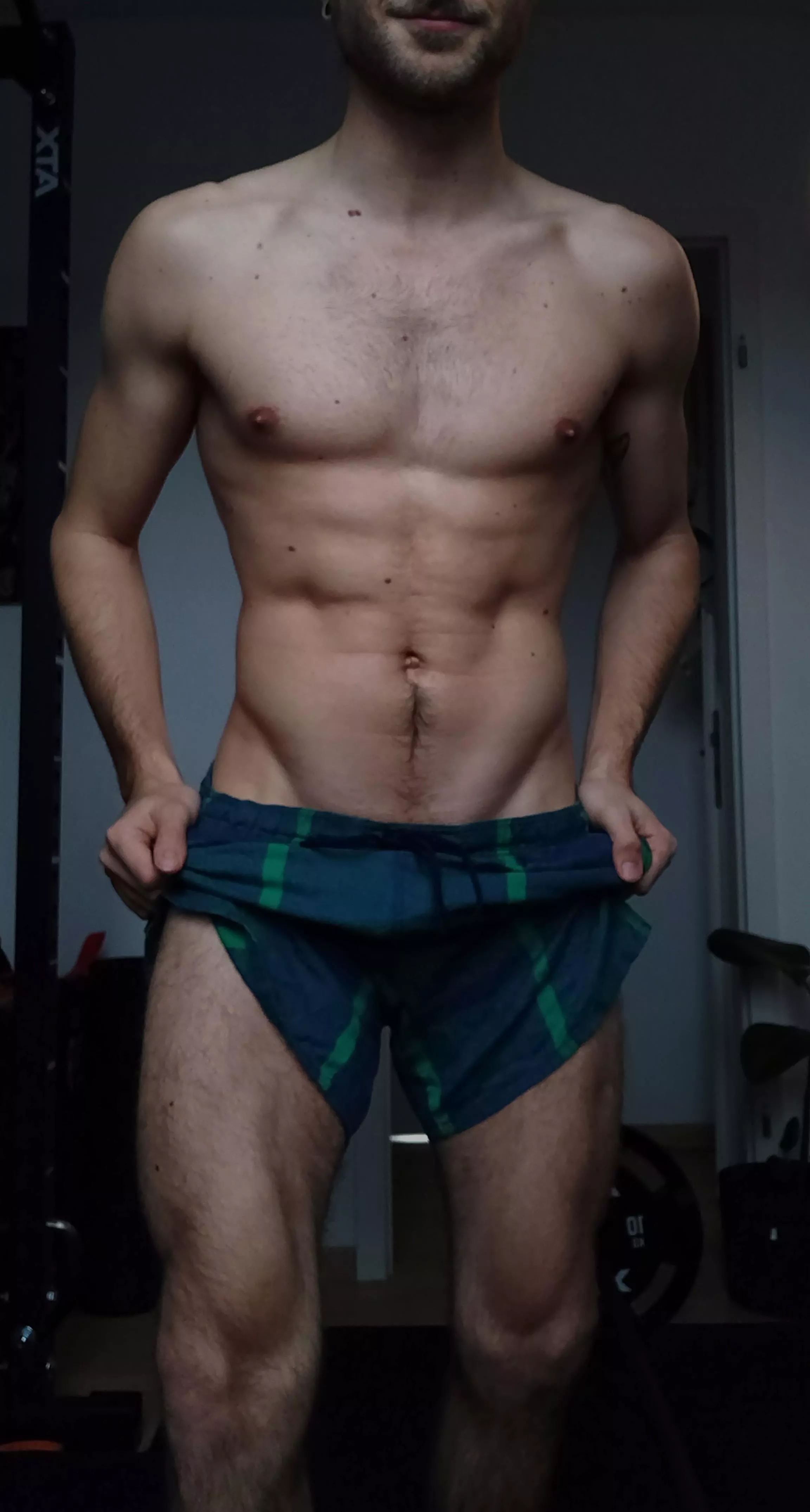 Skinny flex ga(m)e posted by feltcutemightdelet