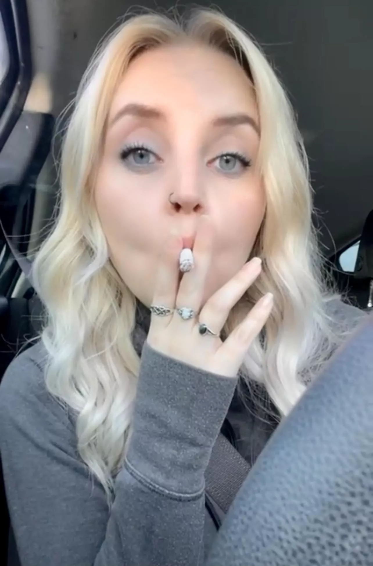 Smoke for the drive 🖤 posted by dee_after_dark