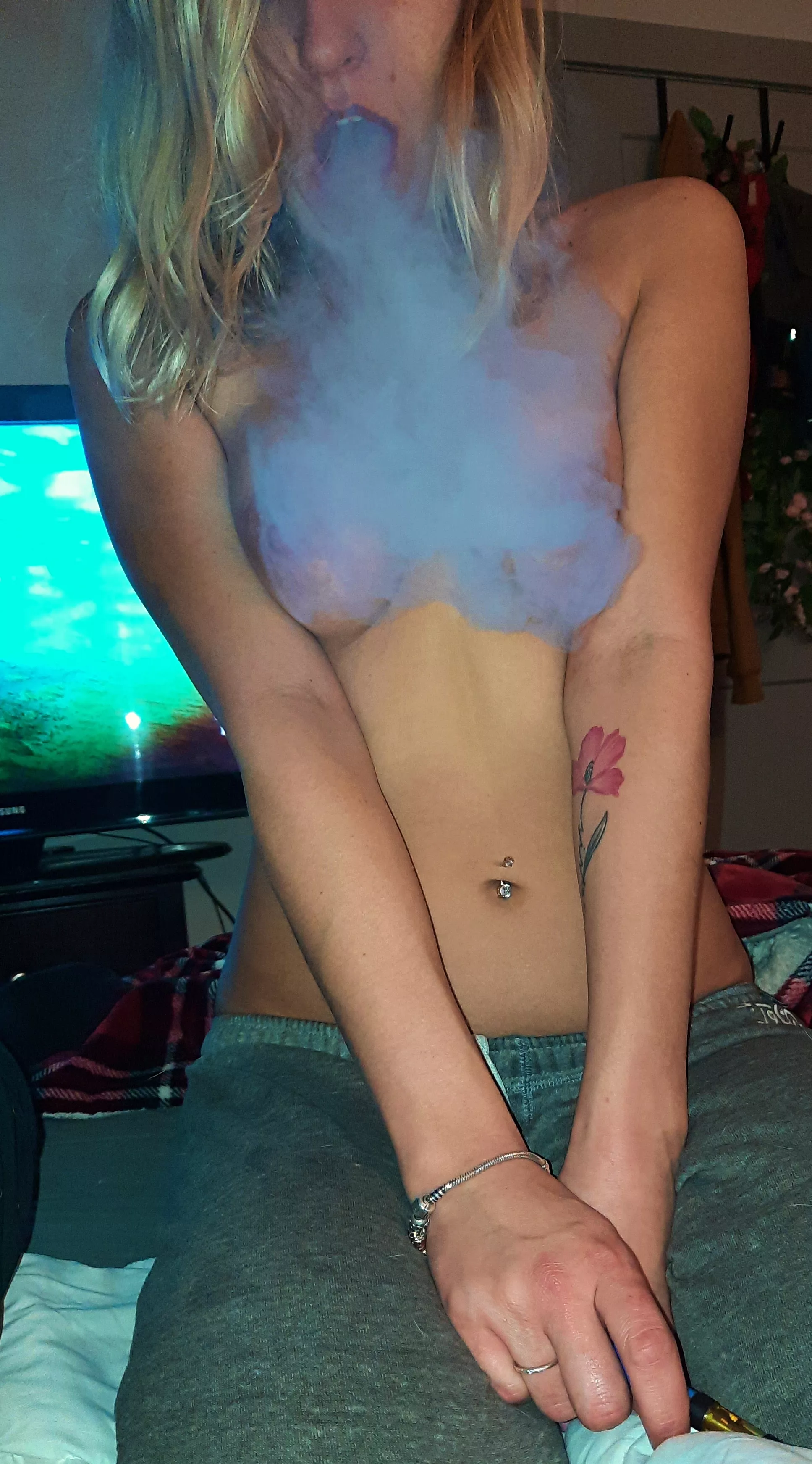 Smokeshow! posted by LilahRose99