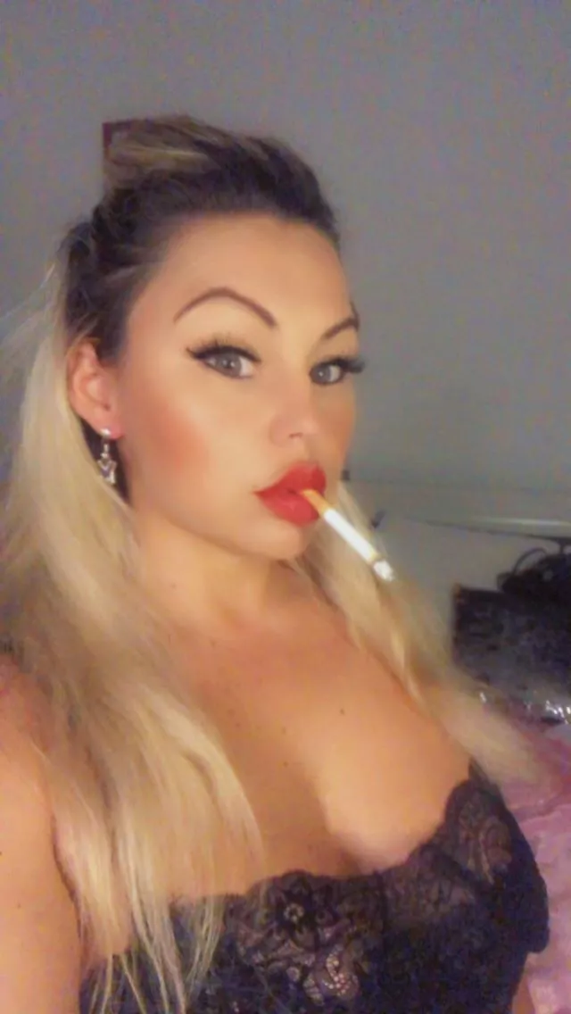 Smoking in my bedroom feels awesome right now 😎 posted by SwedishGirlSthlm