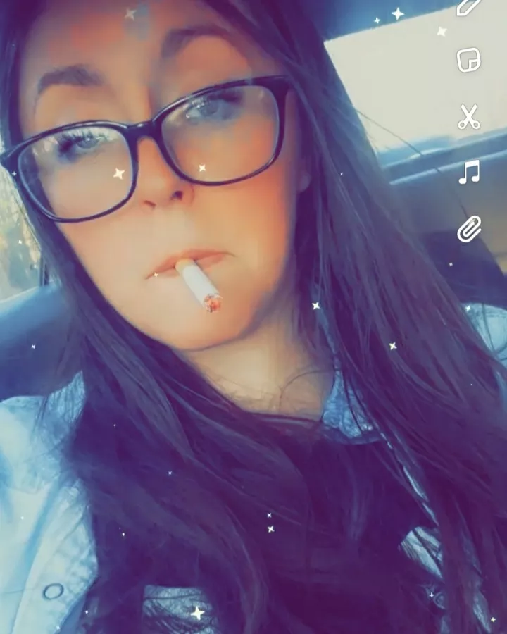 smoking in the car 💯🤙👏 posted by reinapunx