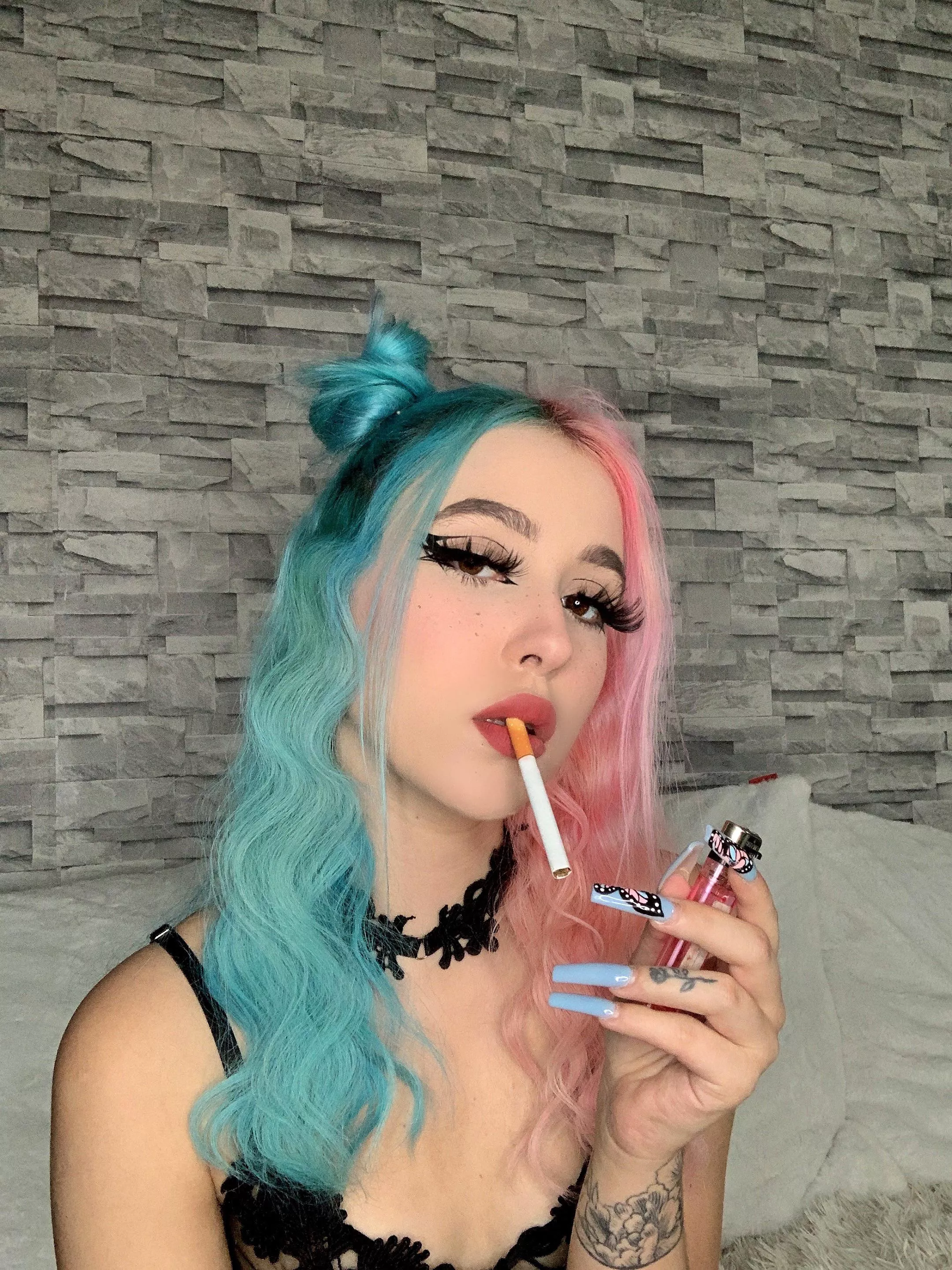 Smoking is so fucking sexy posted by notvicii