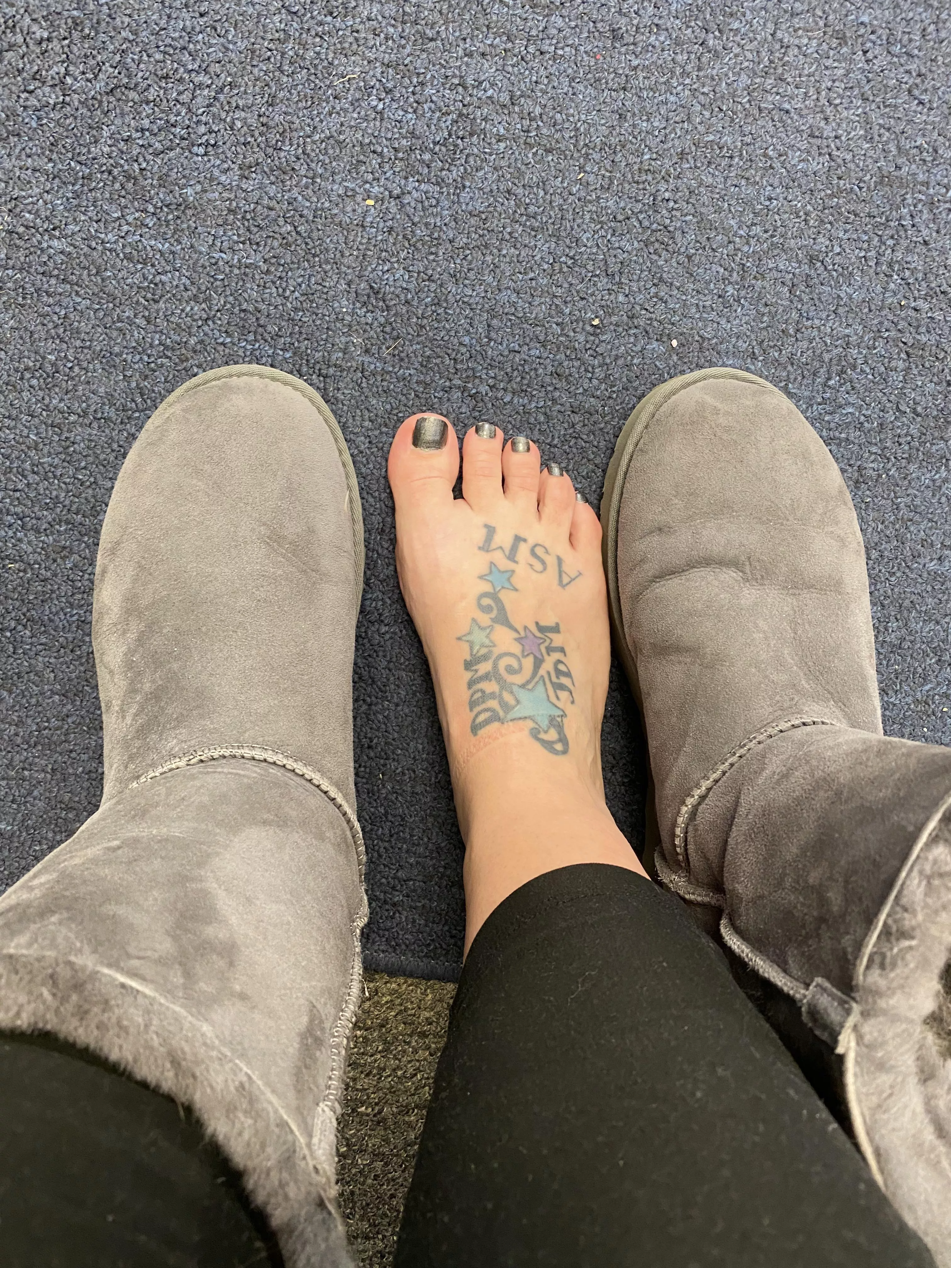 So scandalous to take off these boots at the doctor’s office… posted by KinkeeKaylee