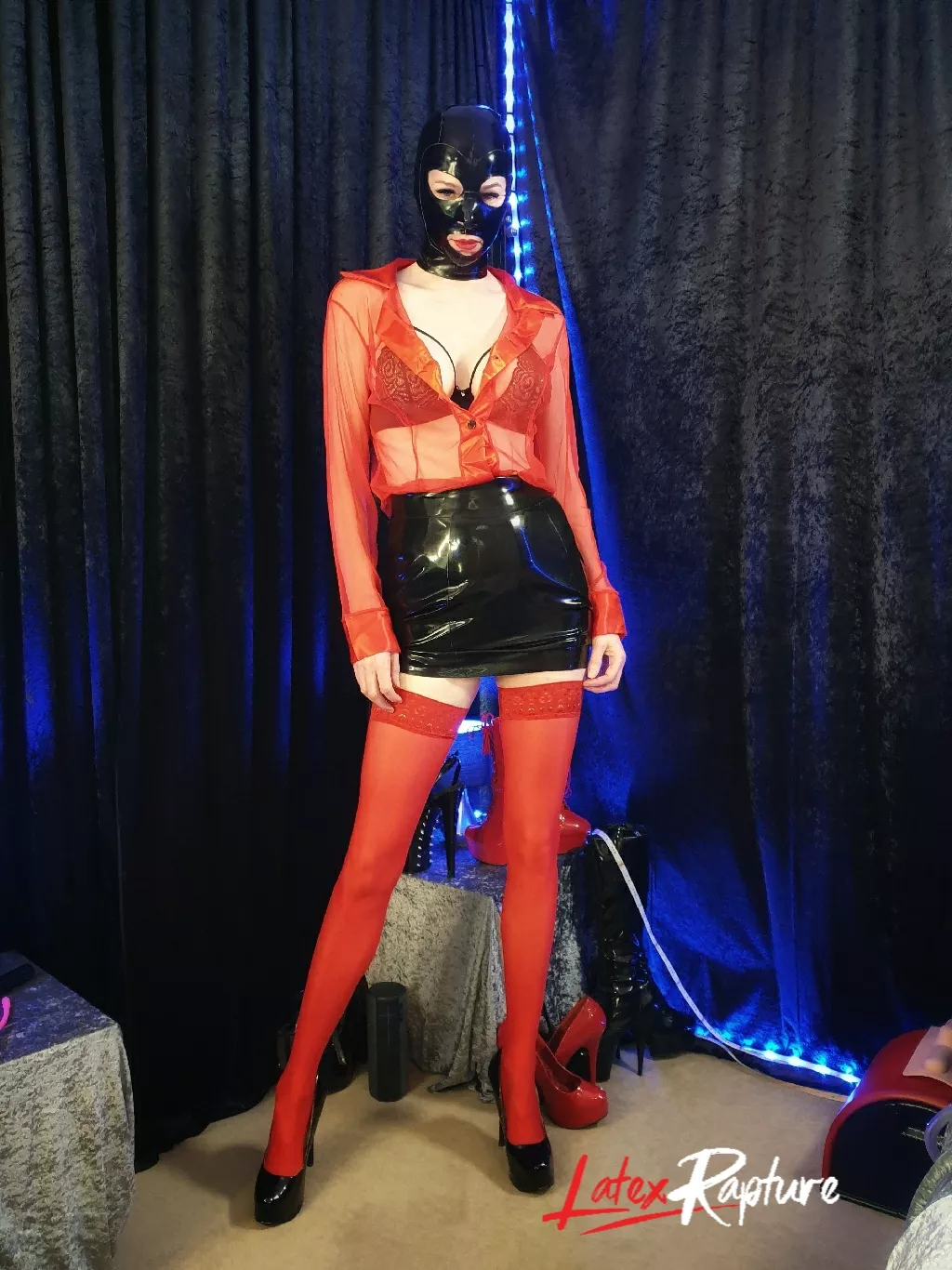 So shall I apply for a job dressed like this? Would I get it. Or do I just kneel ❤️❤️❤️ posted by LatexRapture