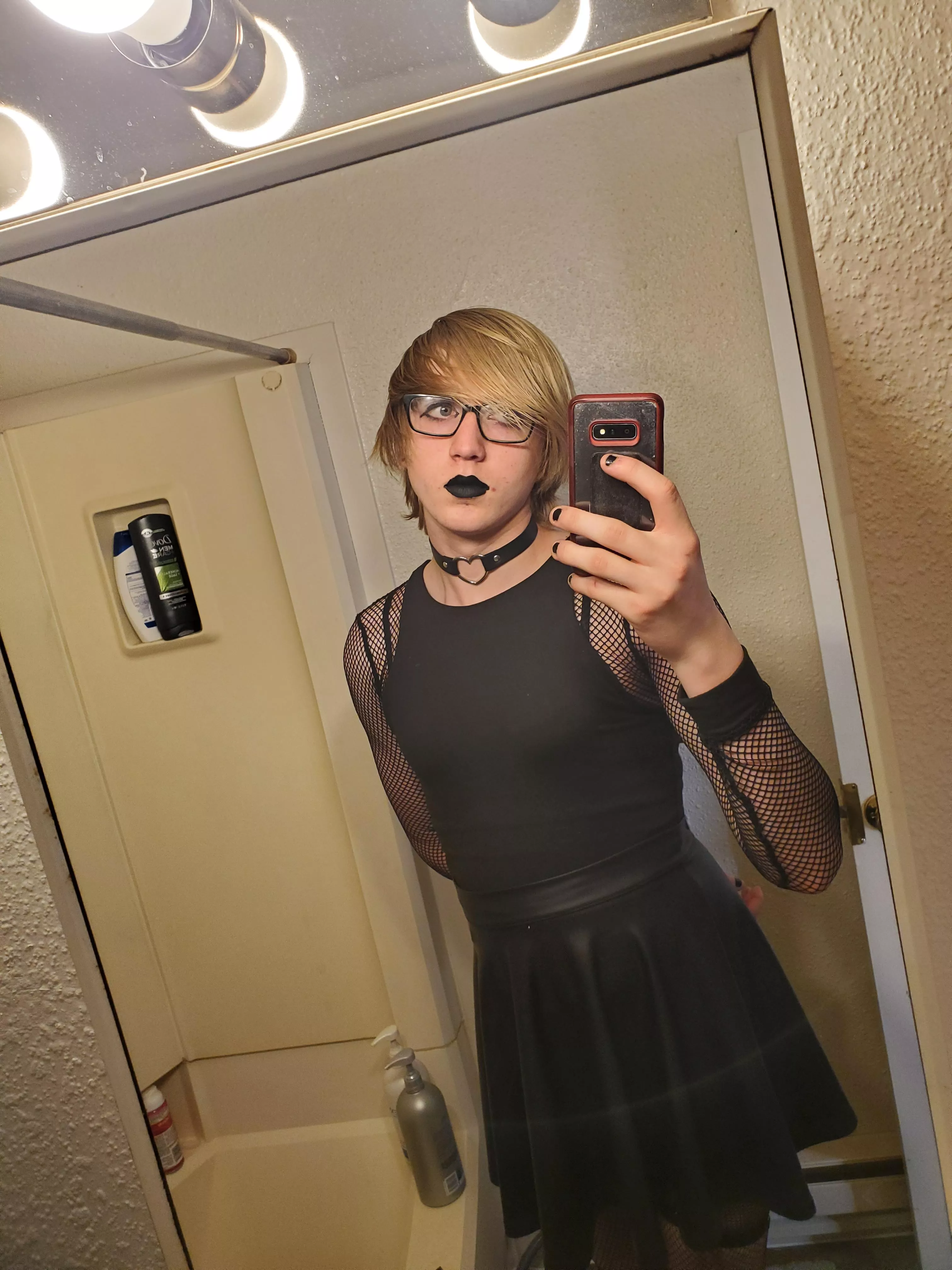 So uhhh do I look okay? I'm kinda new to the whole femboy thing posted by Frink_E