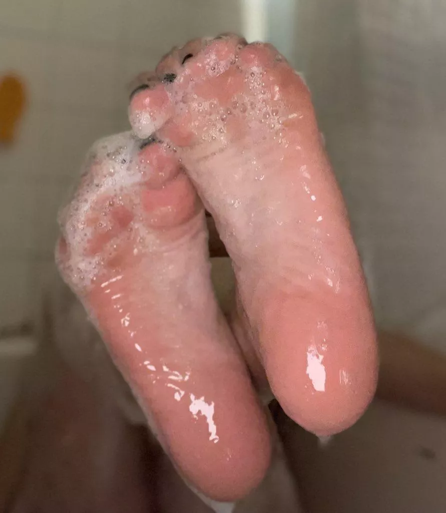 Soapy and slippery 💦 posted by festivefeet