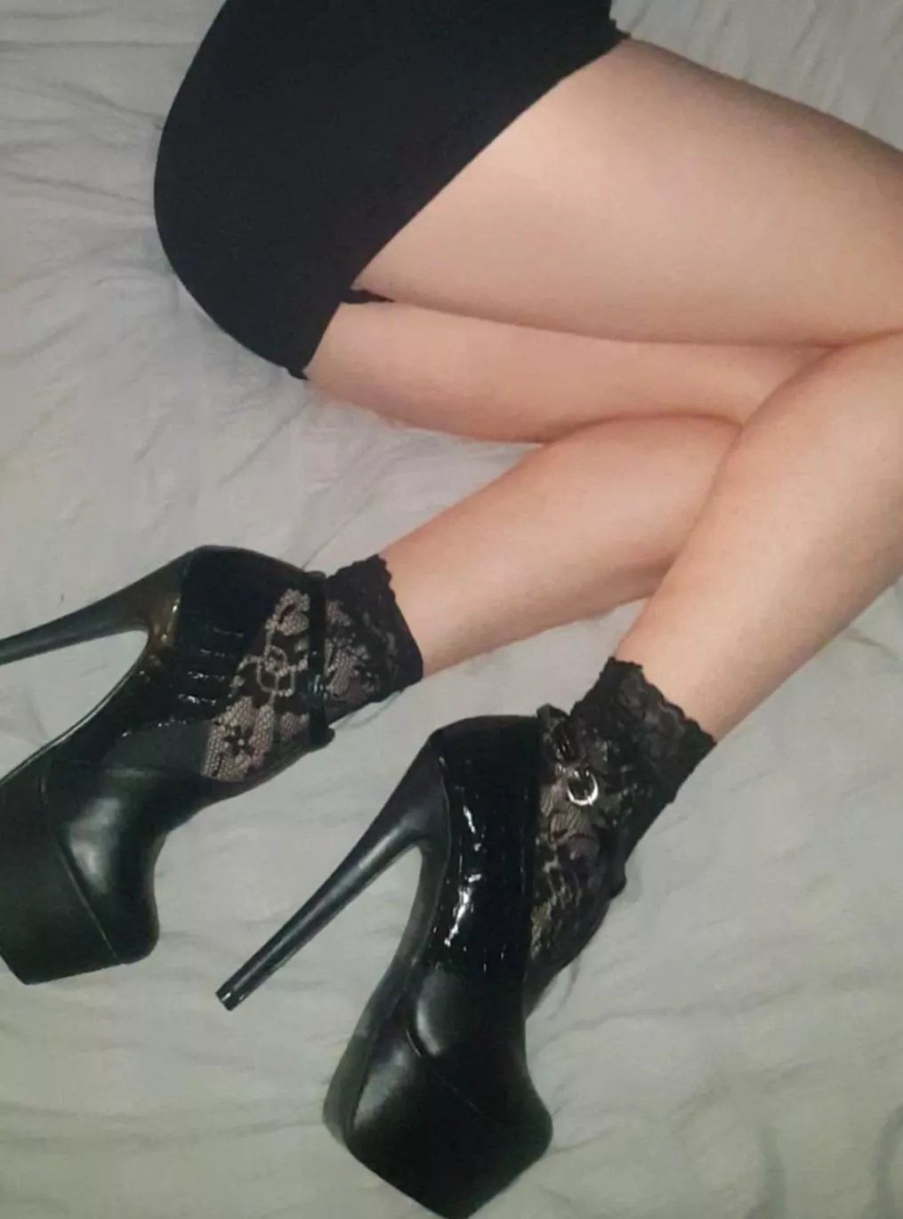 Socks with heels posted by SexmonkeyScarlet