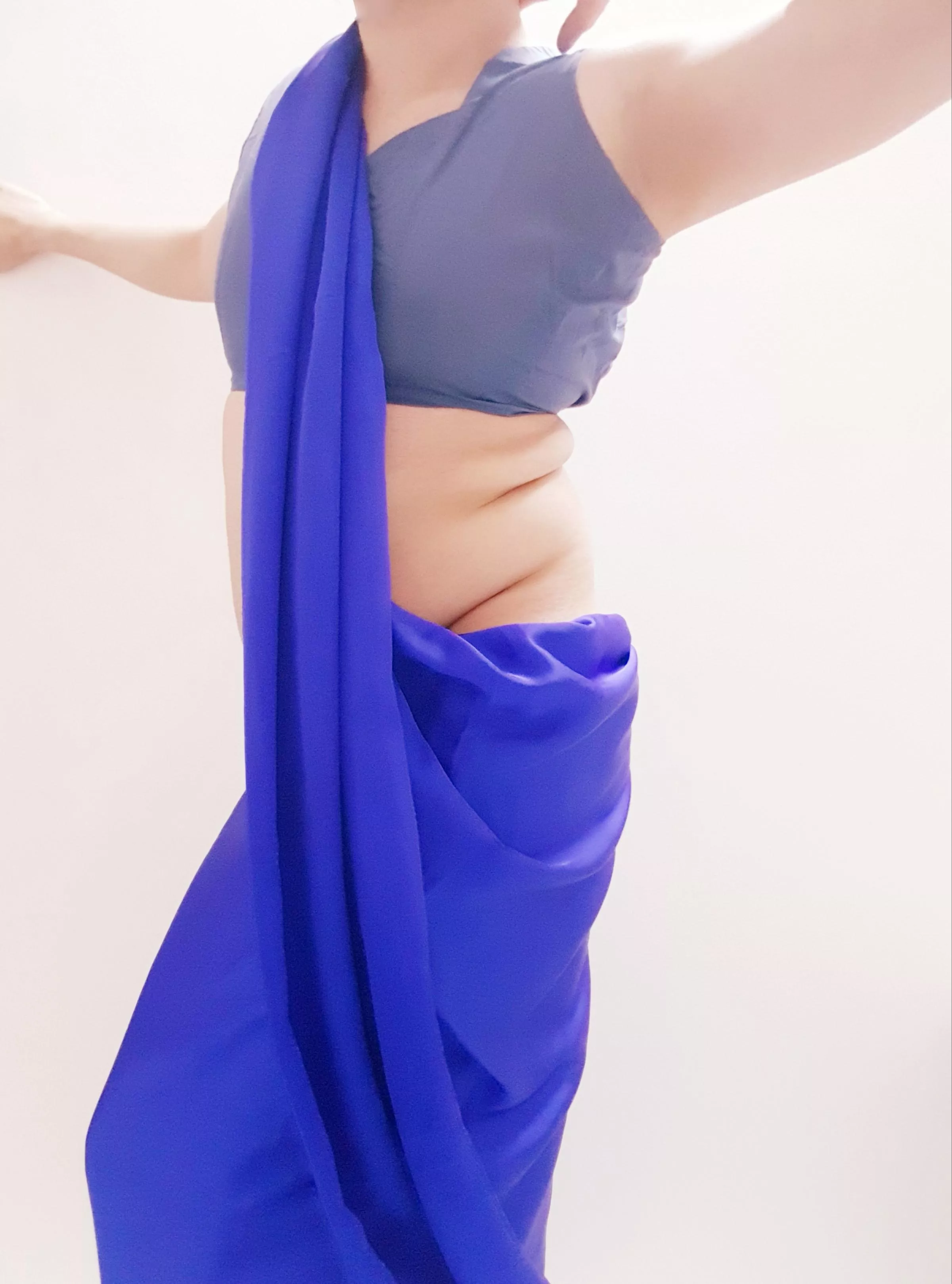 Soft boy crossdressing in a sari which is worn by indian girls. What a slut showing her soft navel and armpits for daddies 👅💋🍆 posted by SissyMisaki