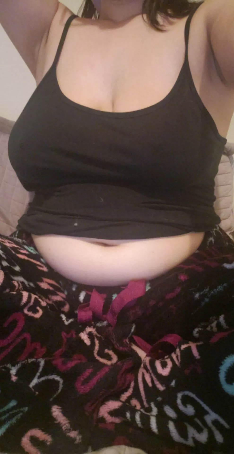 Soft tummy after dinner ðŸ˜‹ posted by chubbych3rry