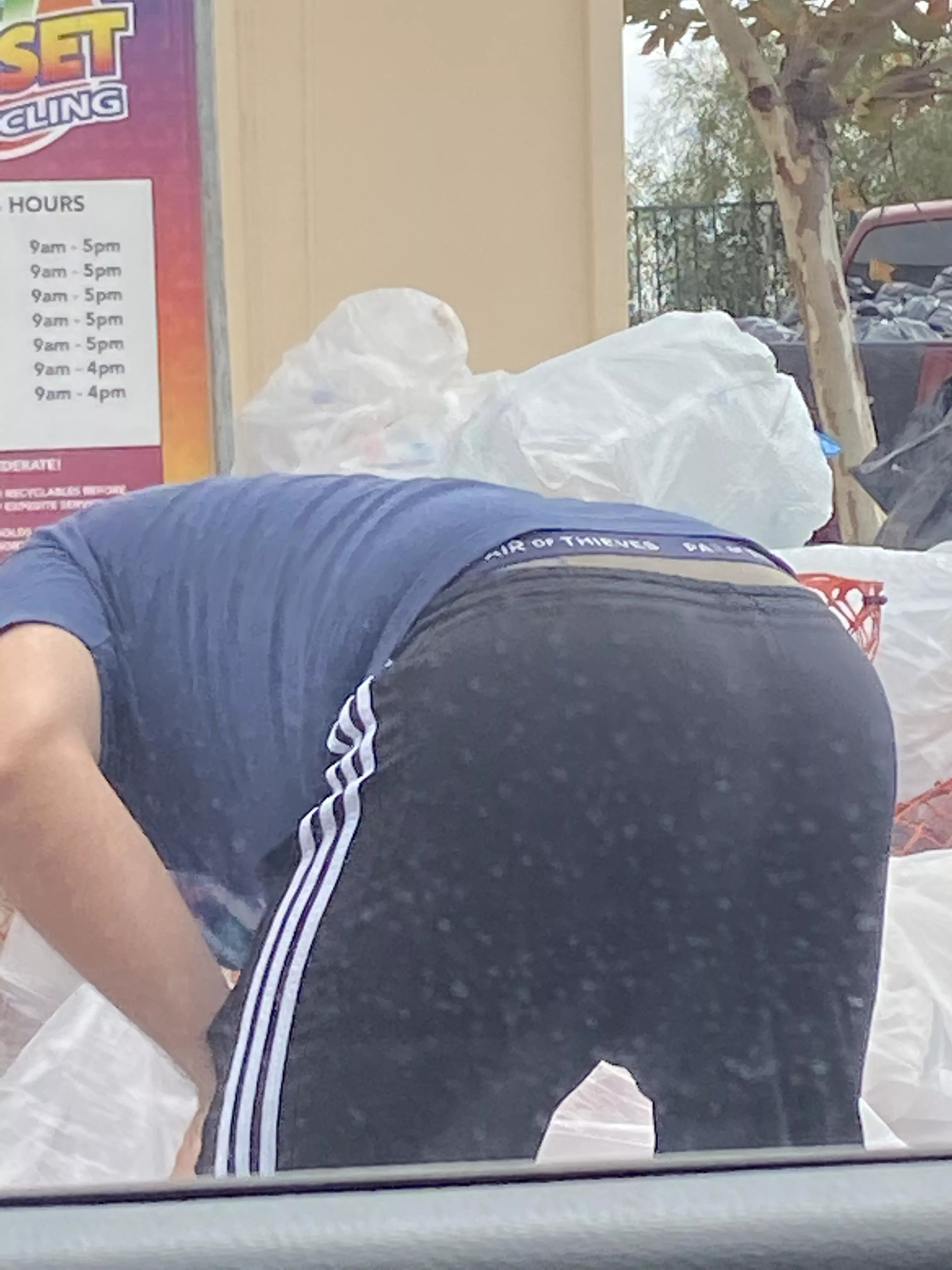 Some man ass i saw in public ðŸ¤¤ðŸ¤¤ posted by masc0chist