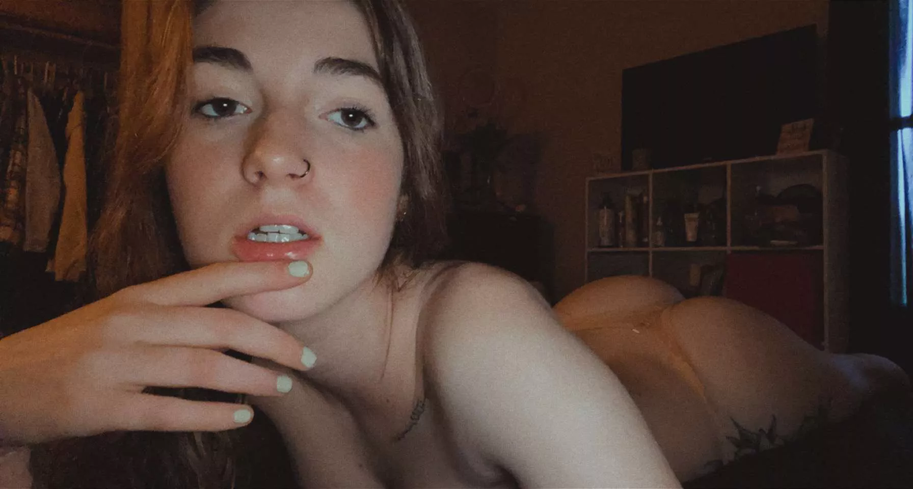 Someone come squeeze my booty? 19 [OC] posted by laceyyfleck