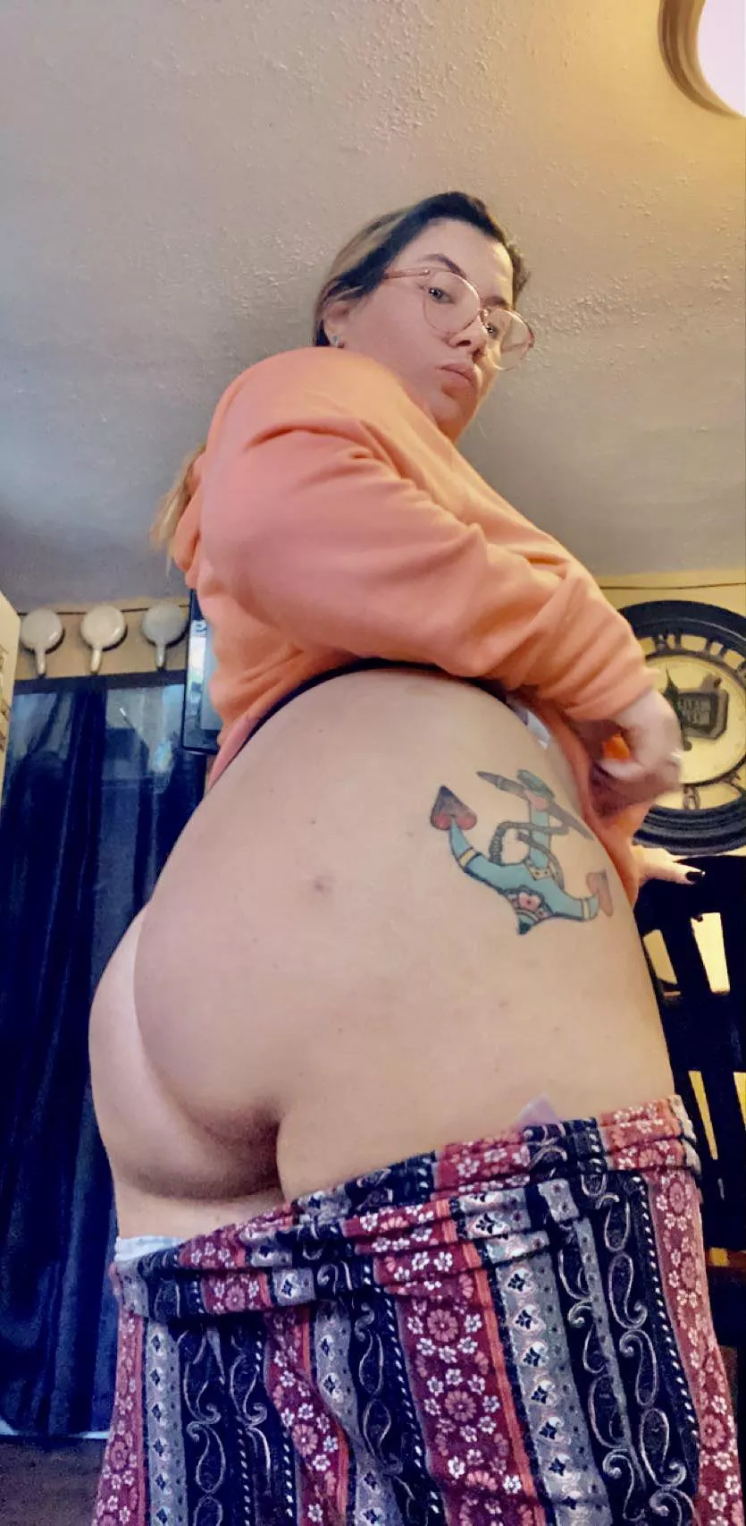 Someone told me I have a nice ass for a mom. Do you agree? posted by Cccuuunnntttsuela