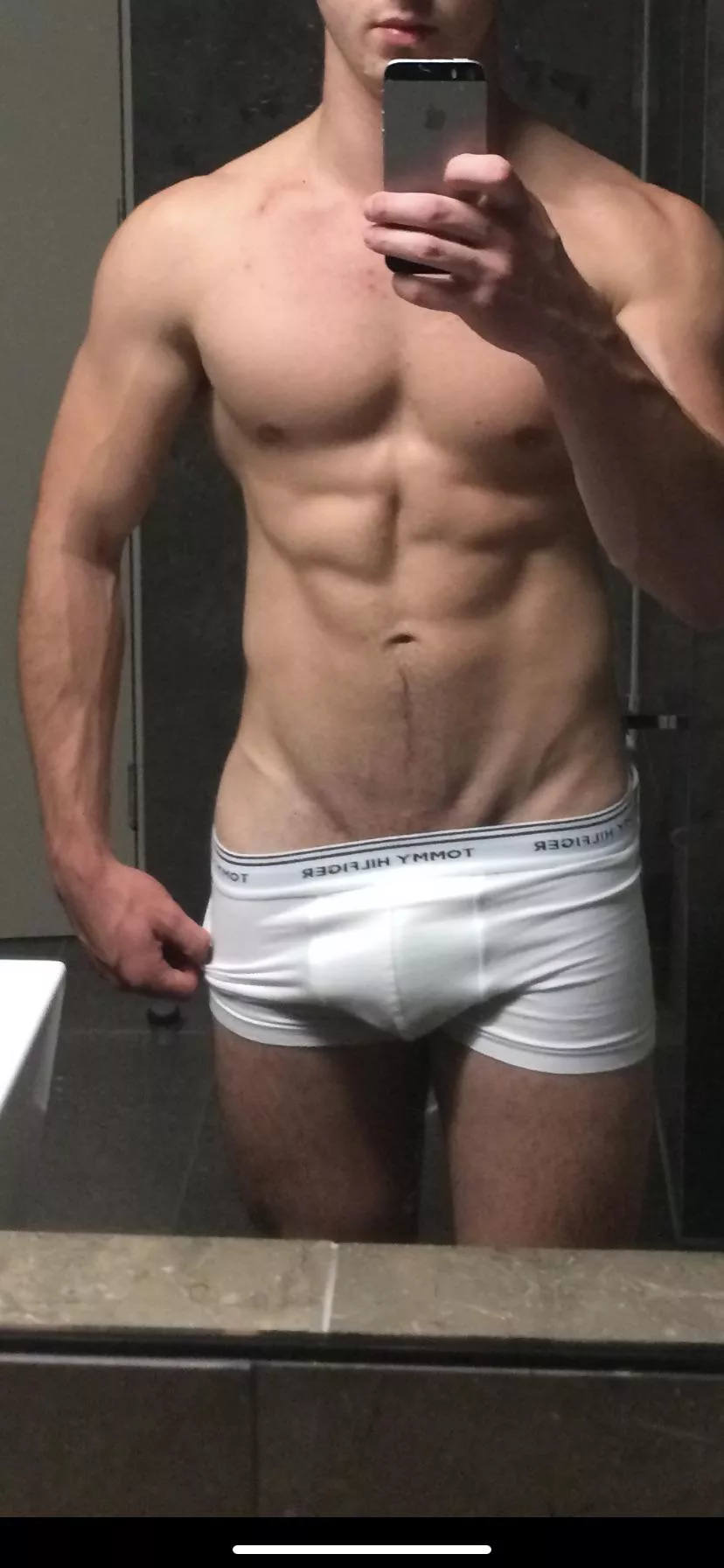 Something about the white really brings out the bulge posted by DavidMoretti1997