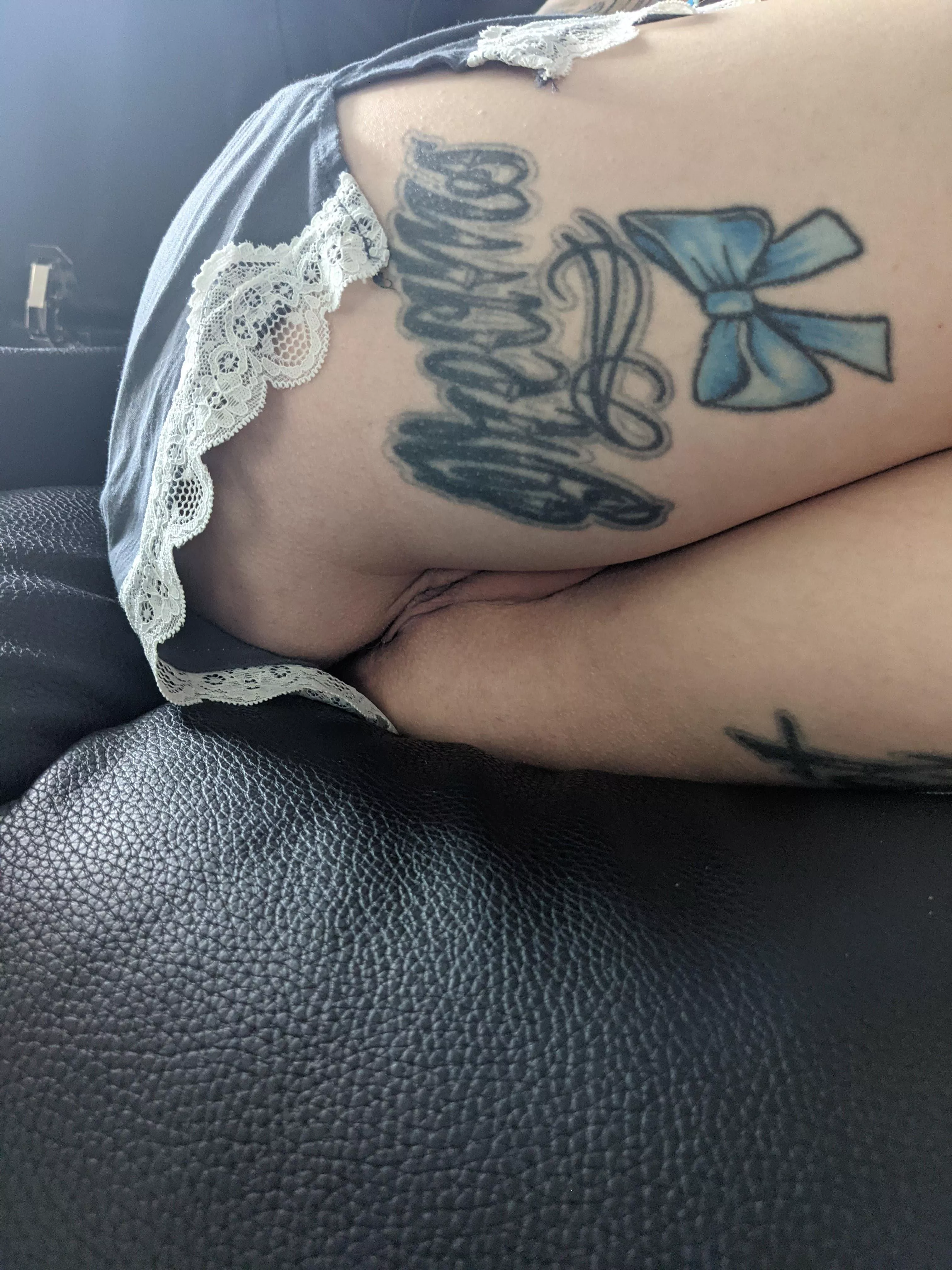 something is peaking (f) posted by wefucktogether69