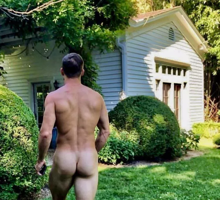 Sometimes we all just need to go to our naked place. ðŸ‘ posted by ArmenTamzariansBack