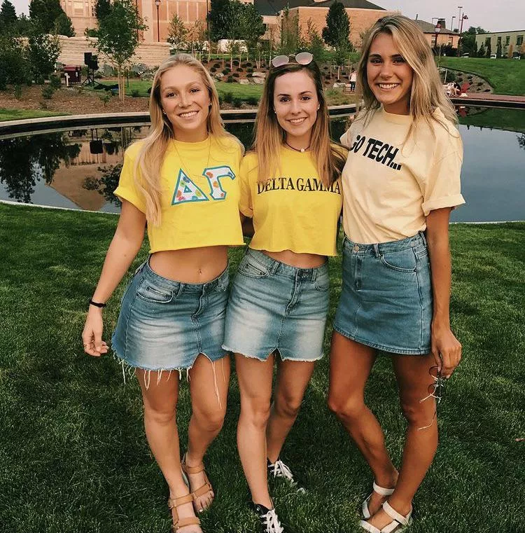 Sorority girls posted by IsssaLuigi