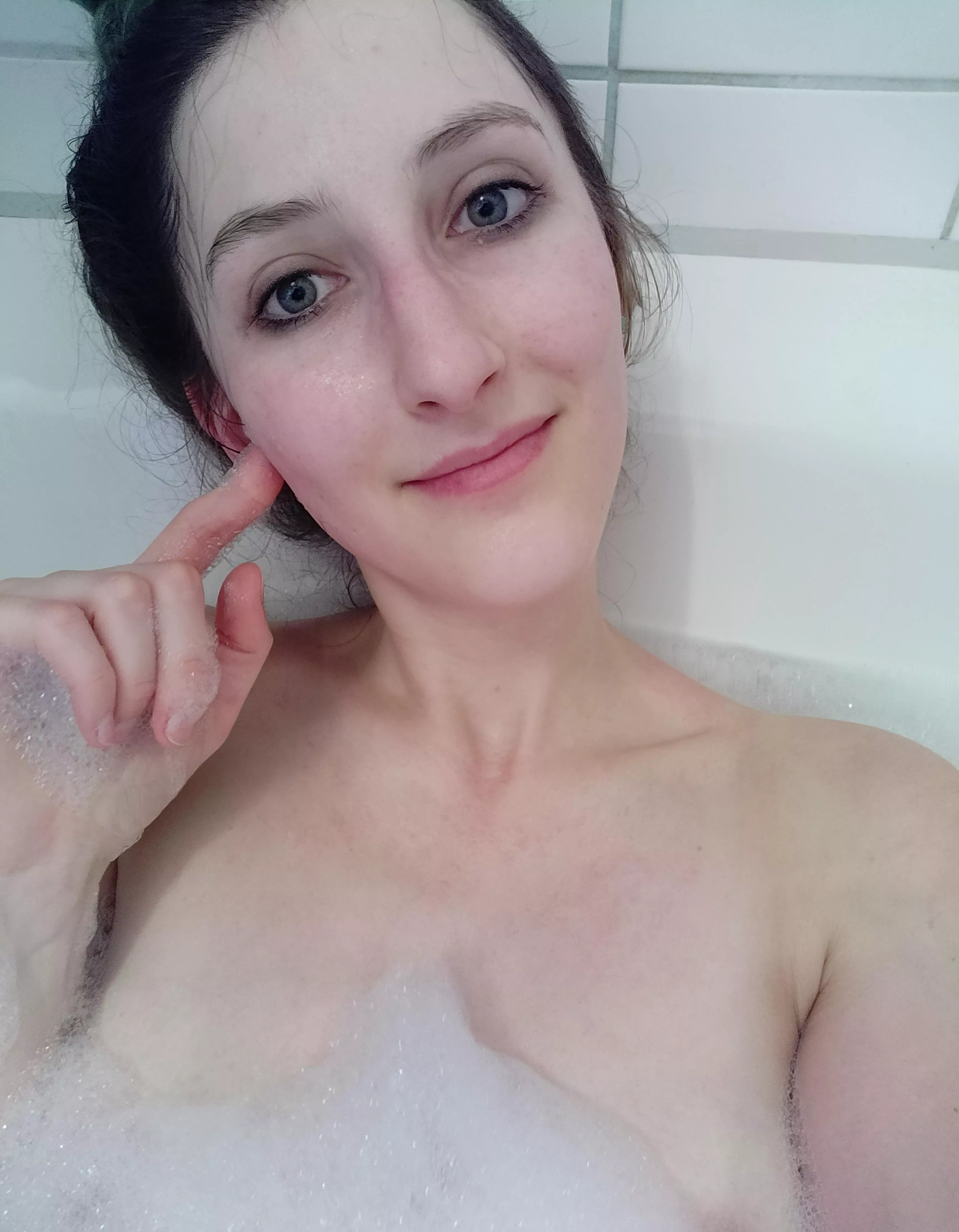 Sorry for this being Just my face. Still wanted to show my bathing pleasure ðŸ˜˜ posted by Yukeki