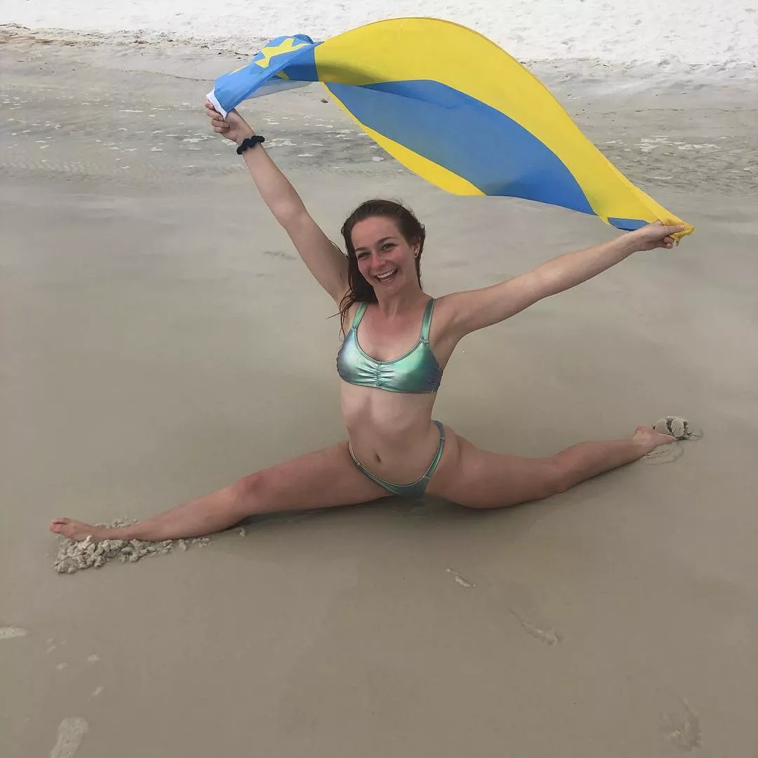 Splits on the Beach posted by WarmObserver