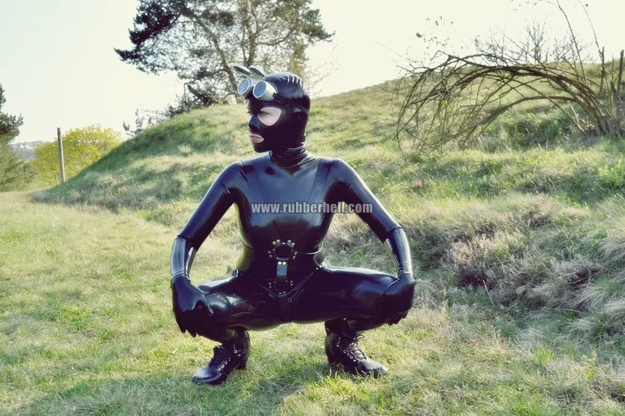 Spring outdoor wandering in full rubber :P posted by RubberTerra