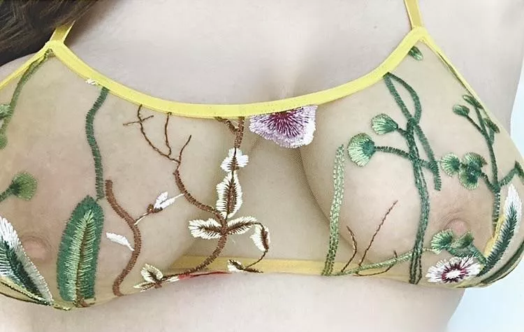 Squished nipples in sheer floral bras deserve all the kisses and nibbles, and maybe some dew drops too. 💦 Just a cum on my tits kinda gal I guess 🌼✌🏼 posted by wallflowercouple