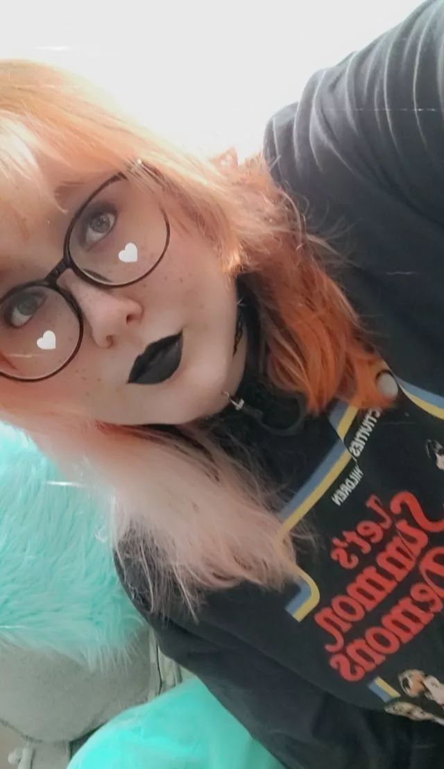 squishy goth here :3 posted by goreisthenewpink