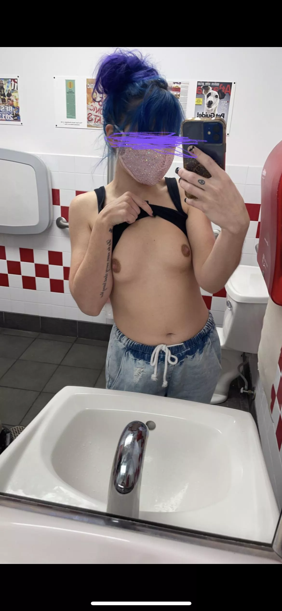 [ST] tit flash while getting a burger posted by Background-Weight-41