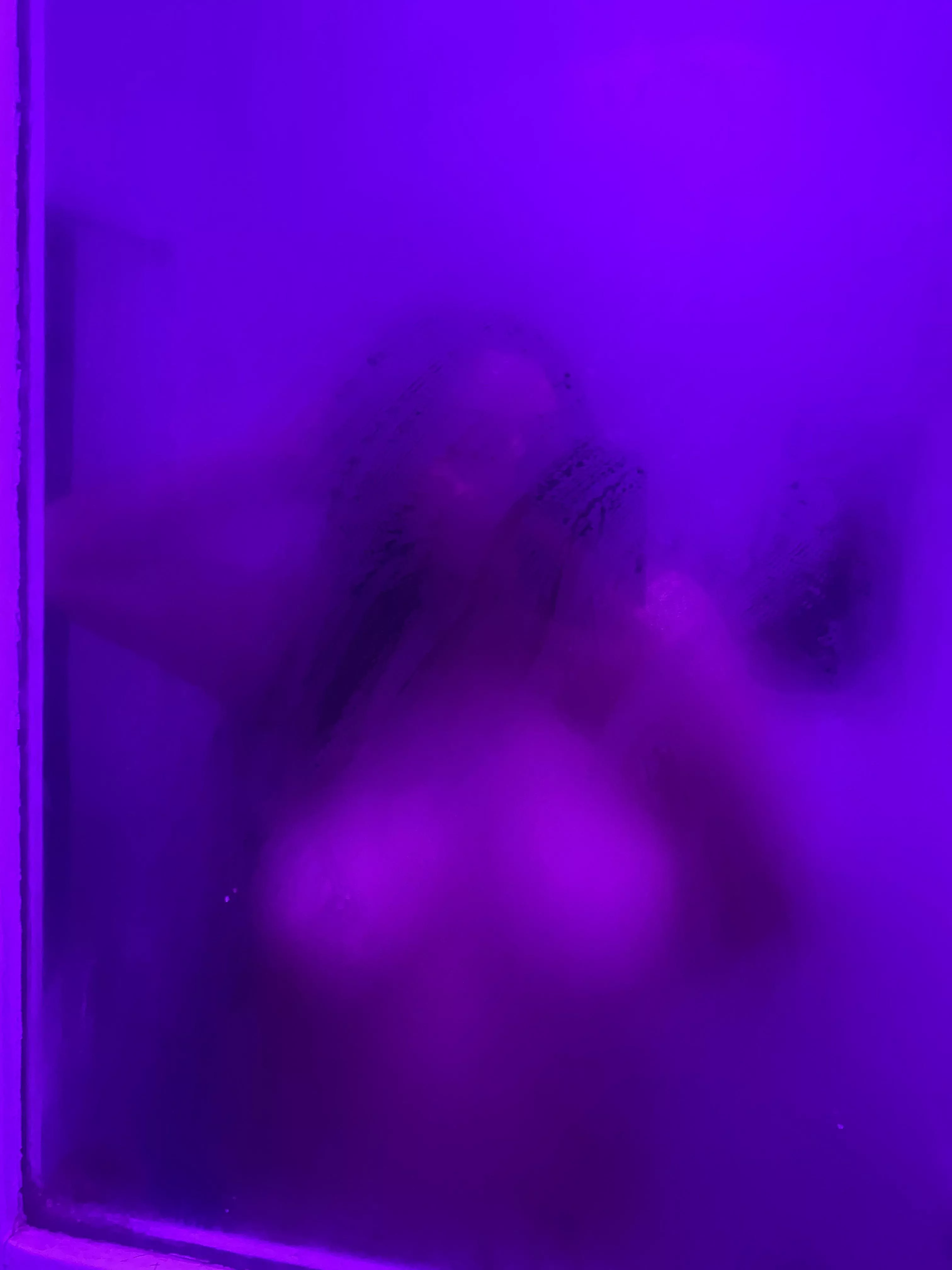 Steamy mirrorsðŸ’œ posted by playfulkitty92