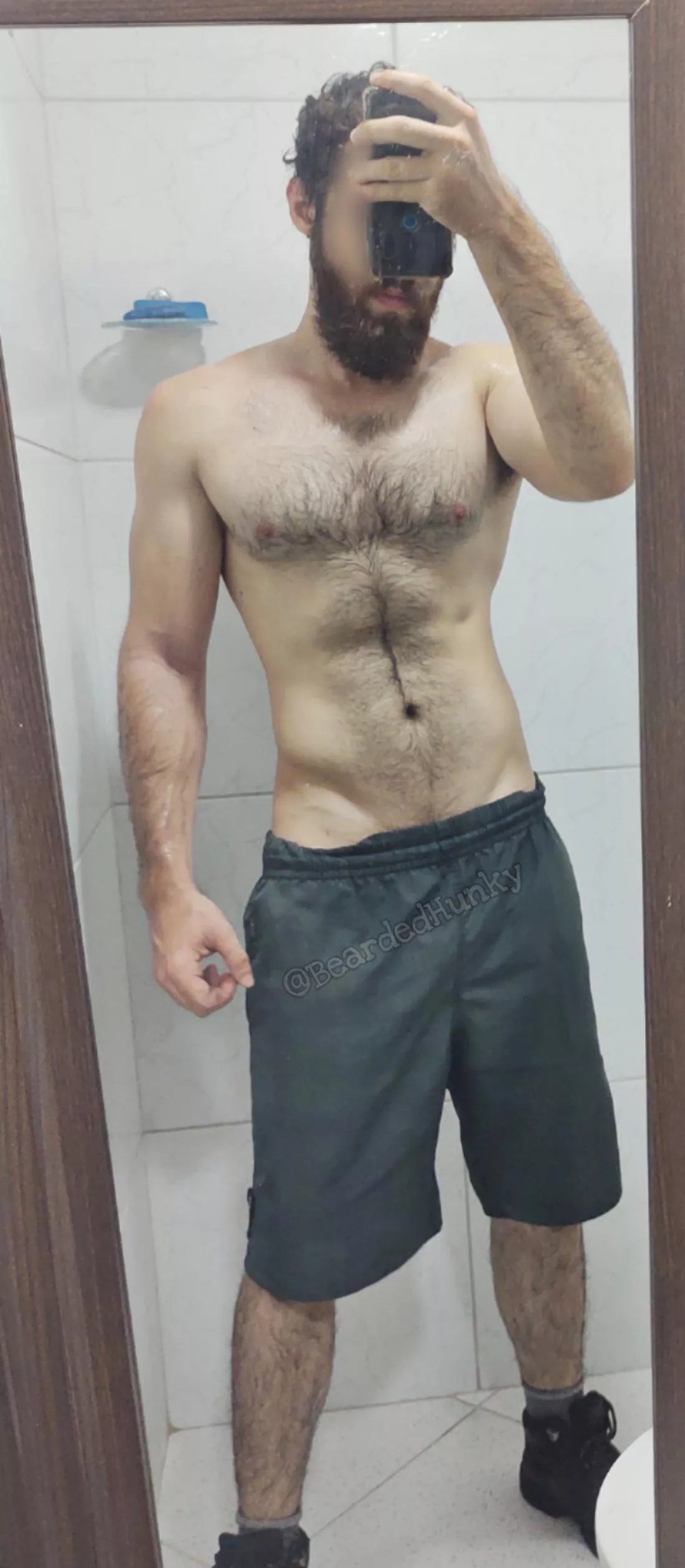 Still working out my V (m) (24) posted by Bearded_Hunky