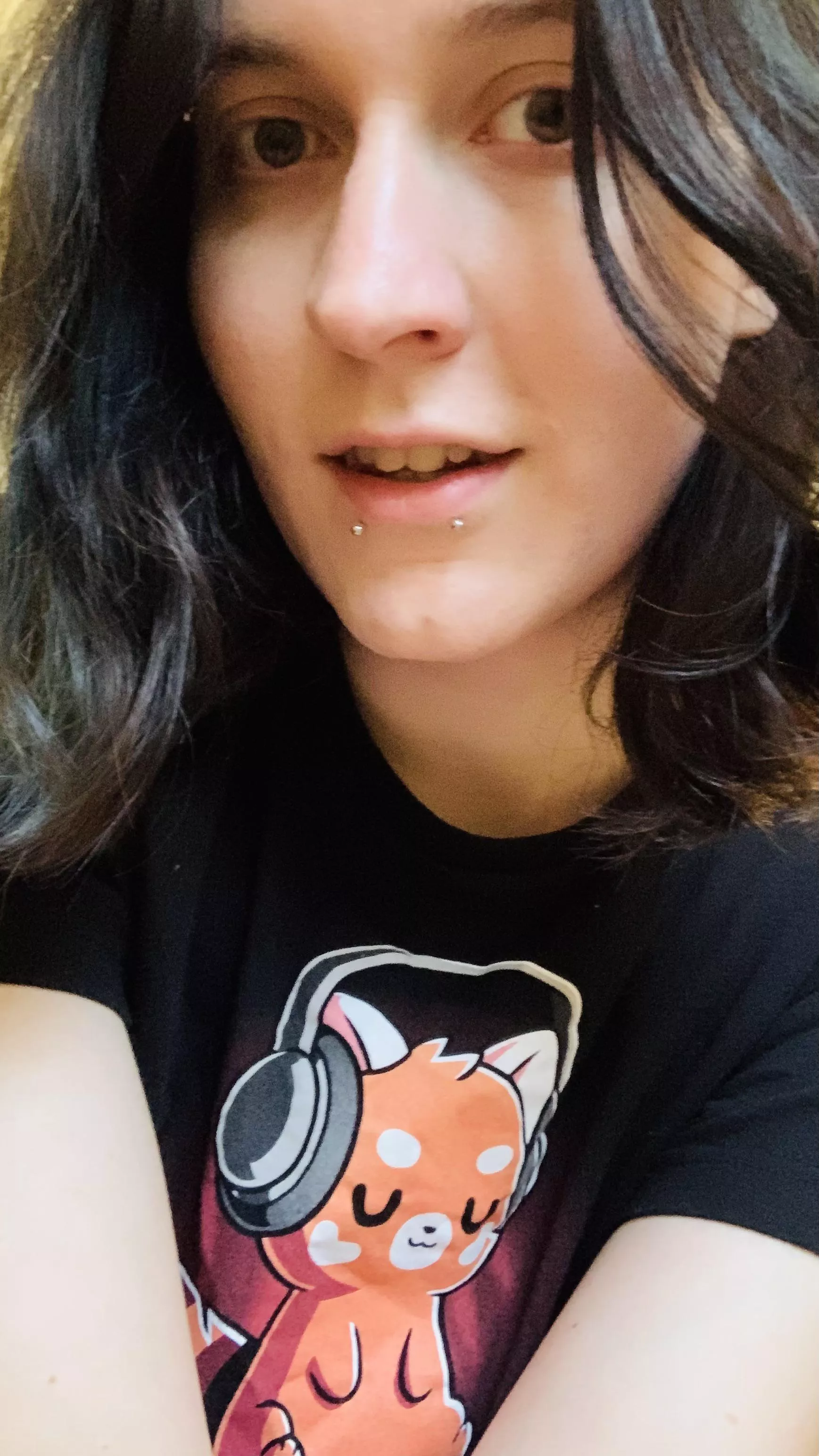 Stoner Emo looking for cuddles and snacks 💖🖤 posted by Redd-Velvette