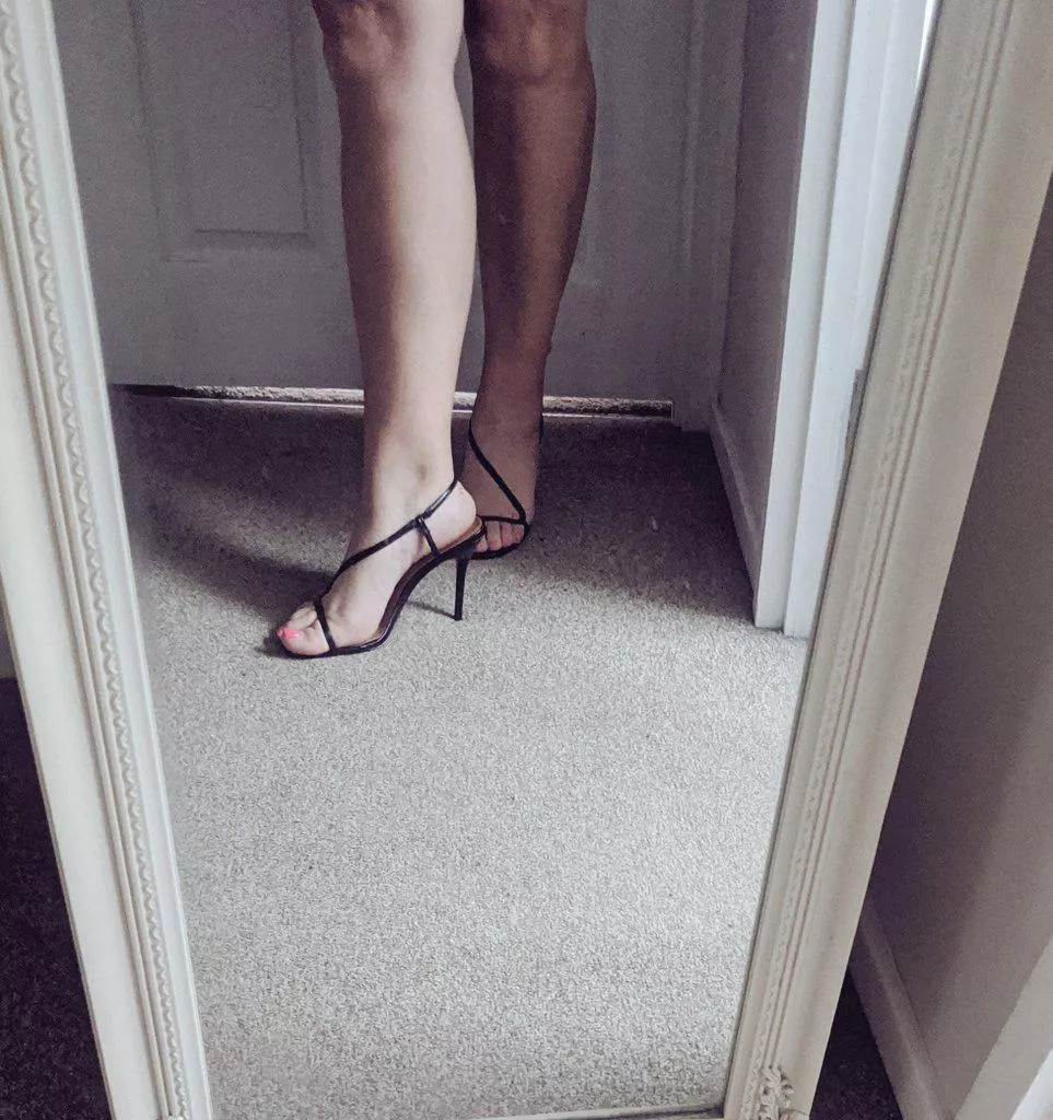 Strappy mirror selfie :) posted by iwantaria