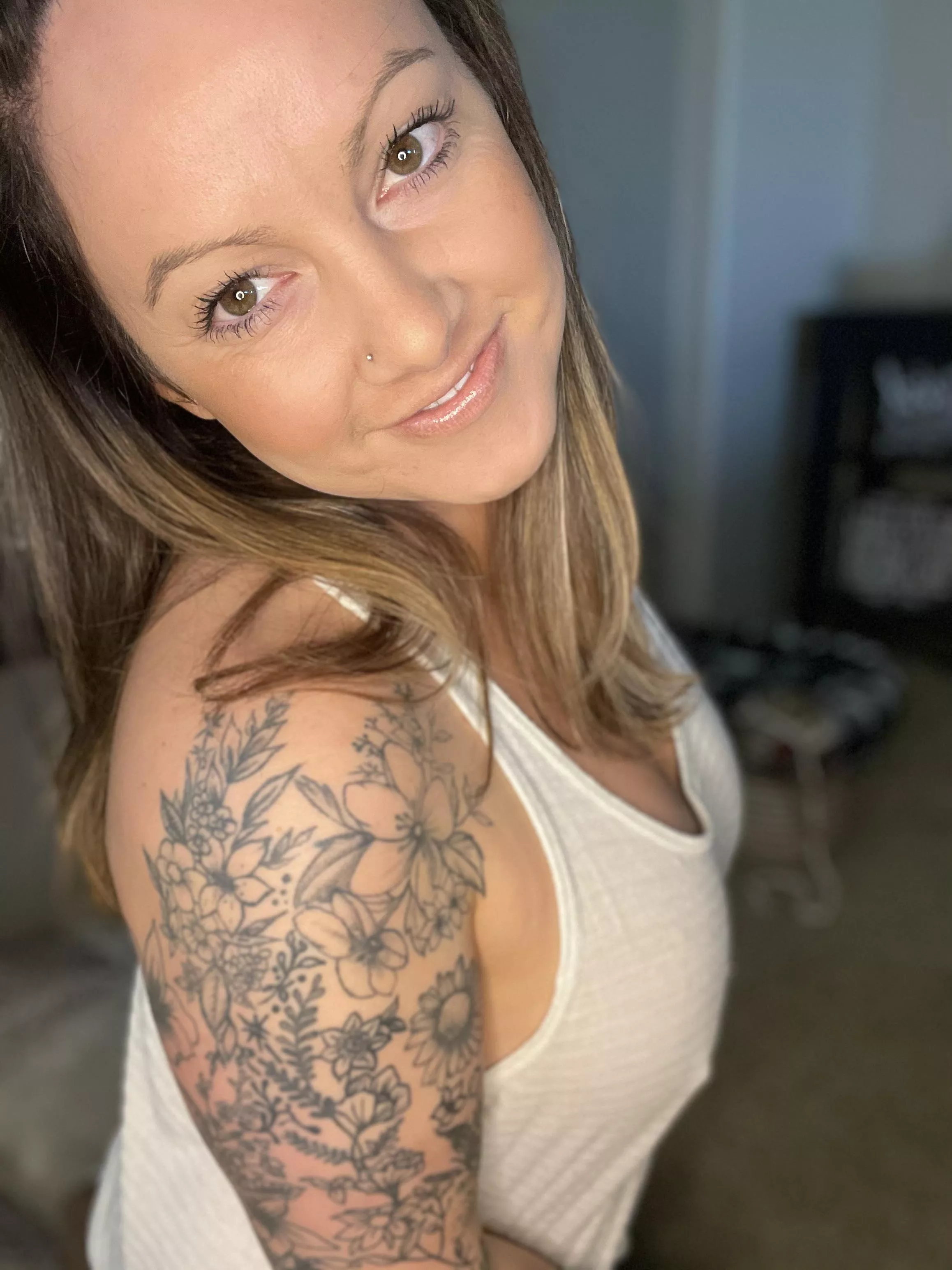 Subscribe to see more of this cute milf ðŸ’– posted by LilAndi24